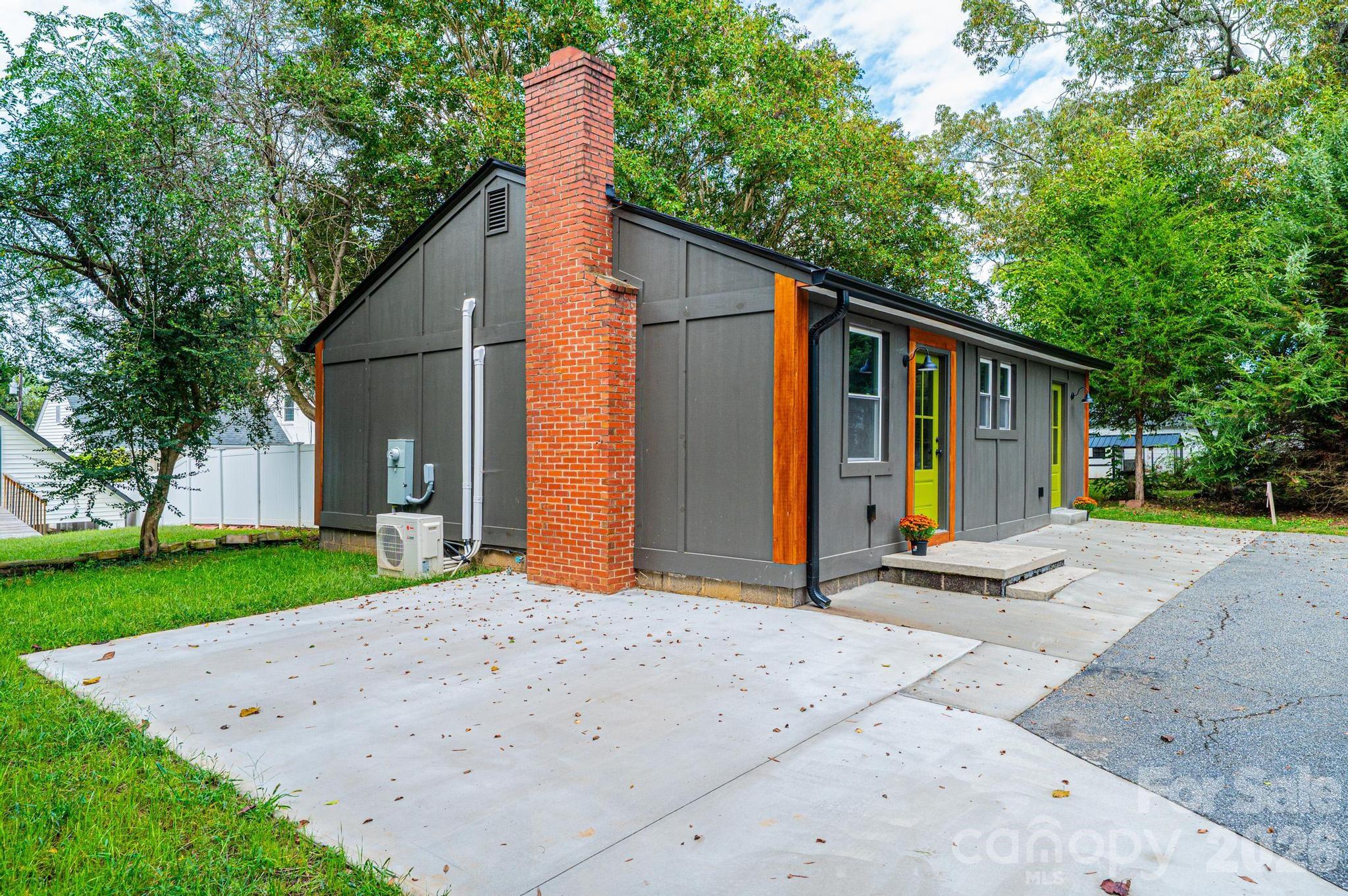 Duplex at 526 Kentwood Street SW, Lenoir, photo 10 of 46