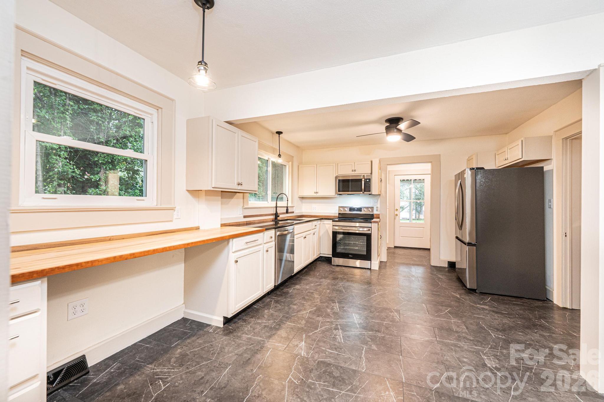 Duplex at 526 Kentwood Street SW, Lenoir, photo 18 of 46
