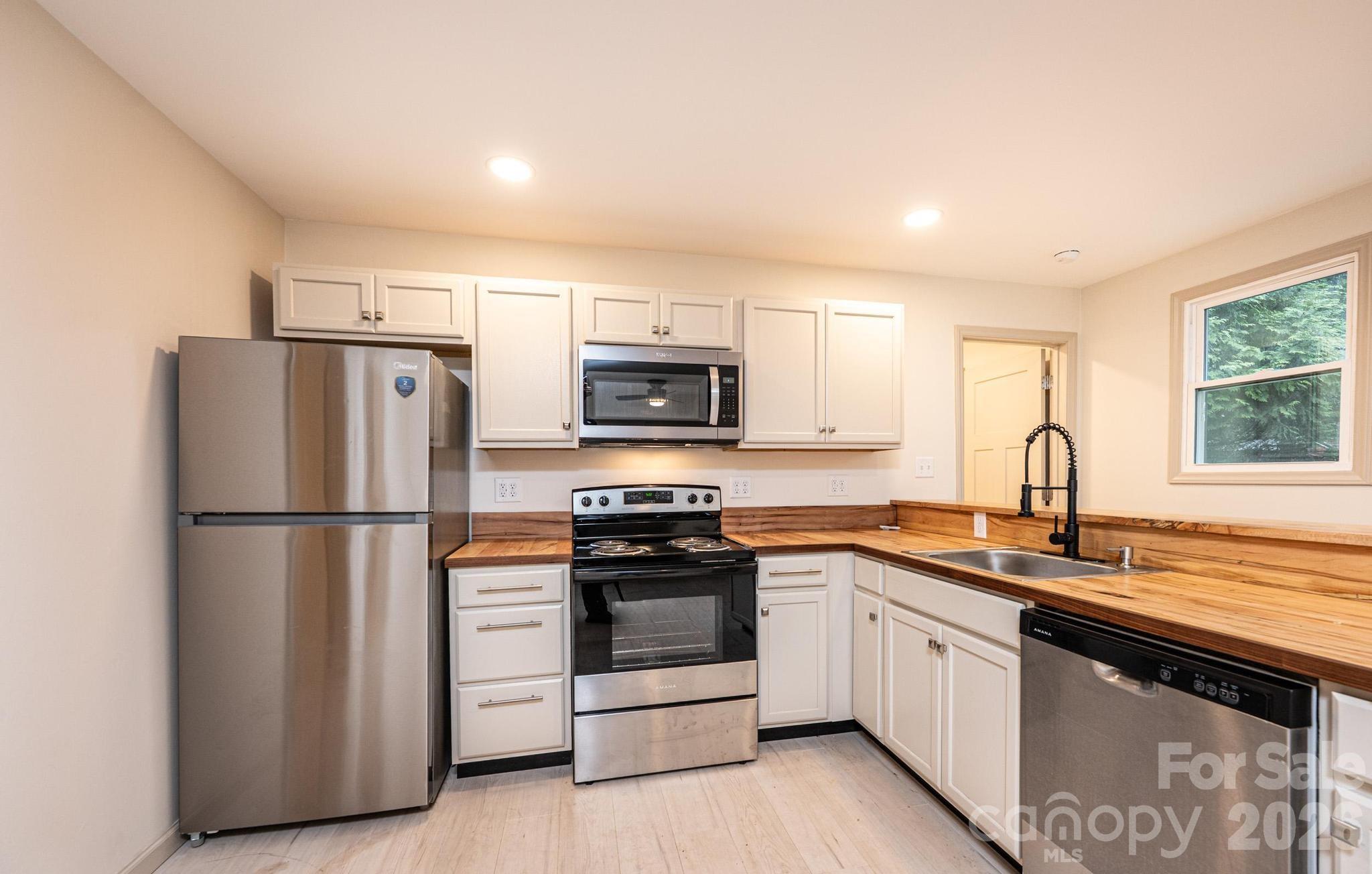 Duplex at 526 Kentwood Street SW, Lenoir, photo 37 of 46