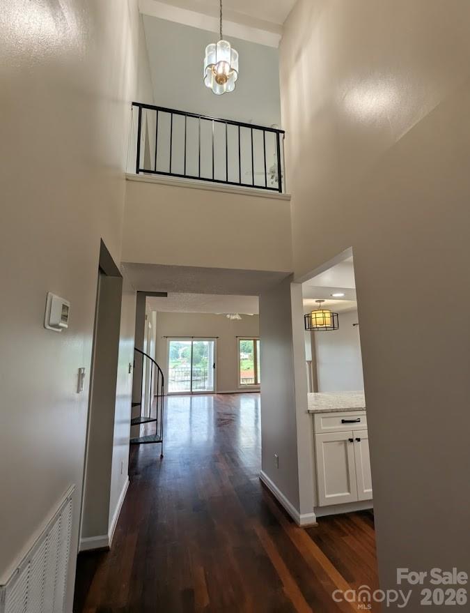 Vaulted ceiling beginning at the front entrance. - 100 Northshore Court, Cherryville