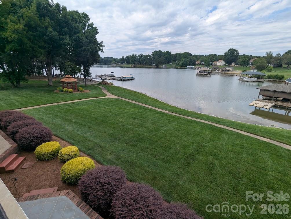 Lush green spaces along the waters edge. - 100 Northshore Court, Cherryville