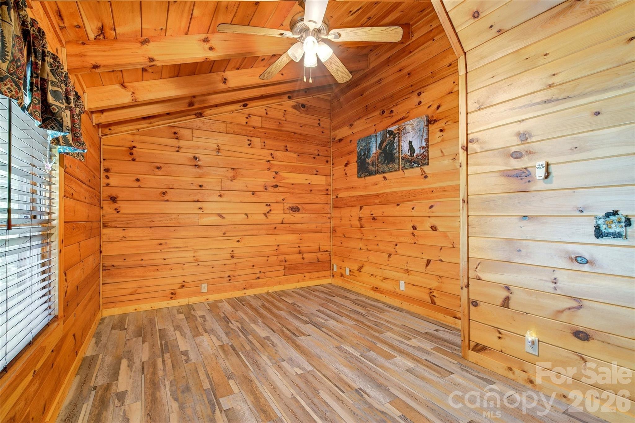 Single Family Residence at 545 Mountain Crest Drive S, Marion, photo 25 of 47