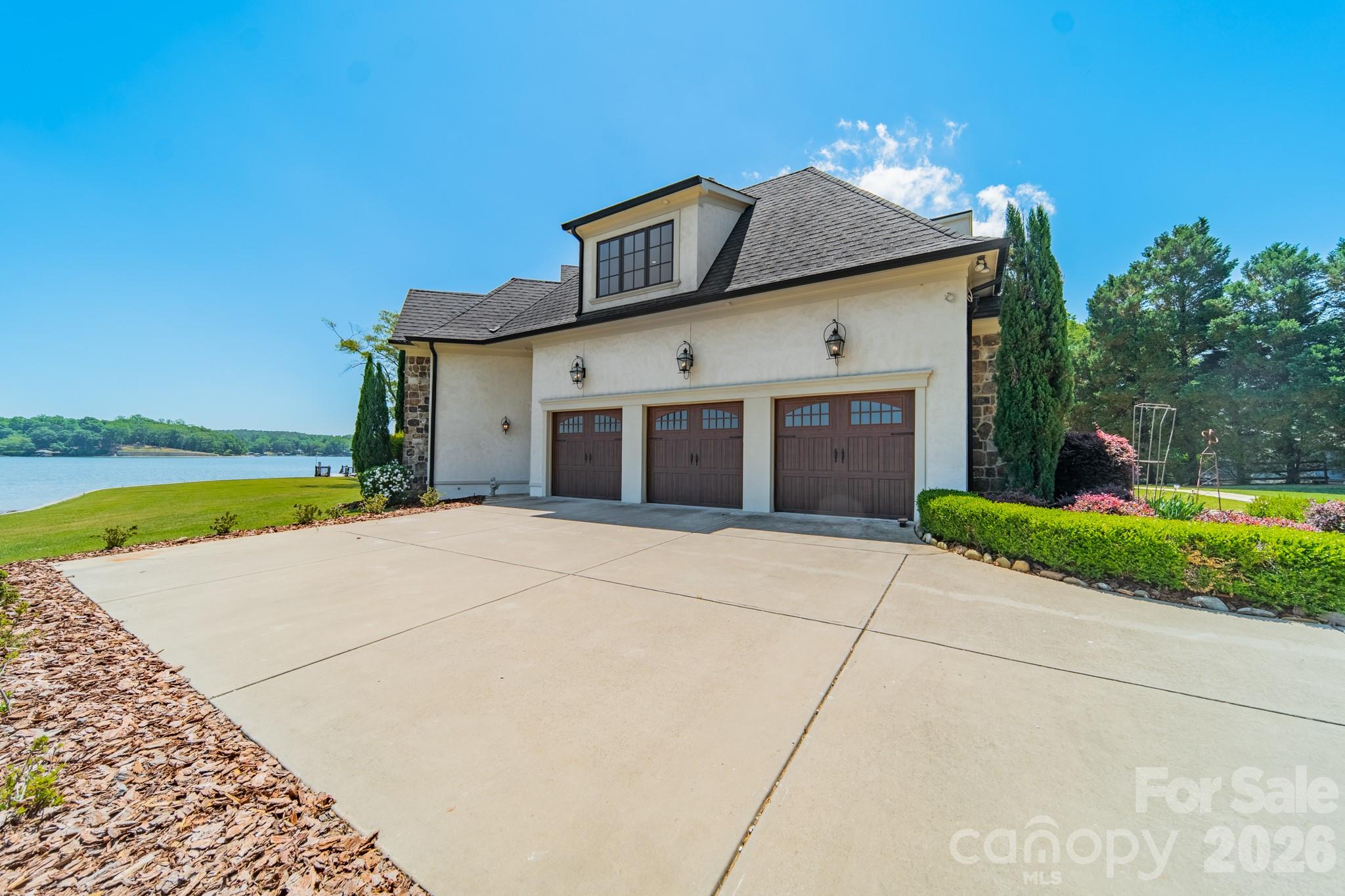 Single Family Residence at 5204 Masons Ferry Road, Clover, photo 2 of 47