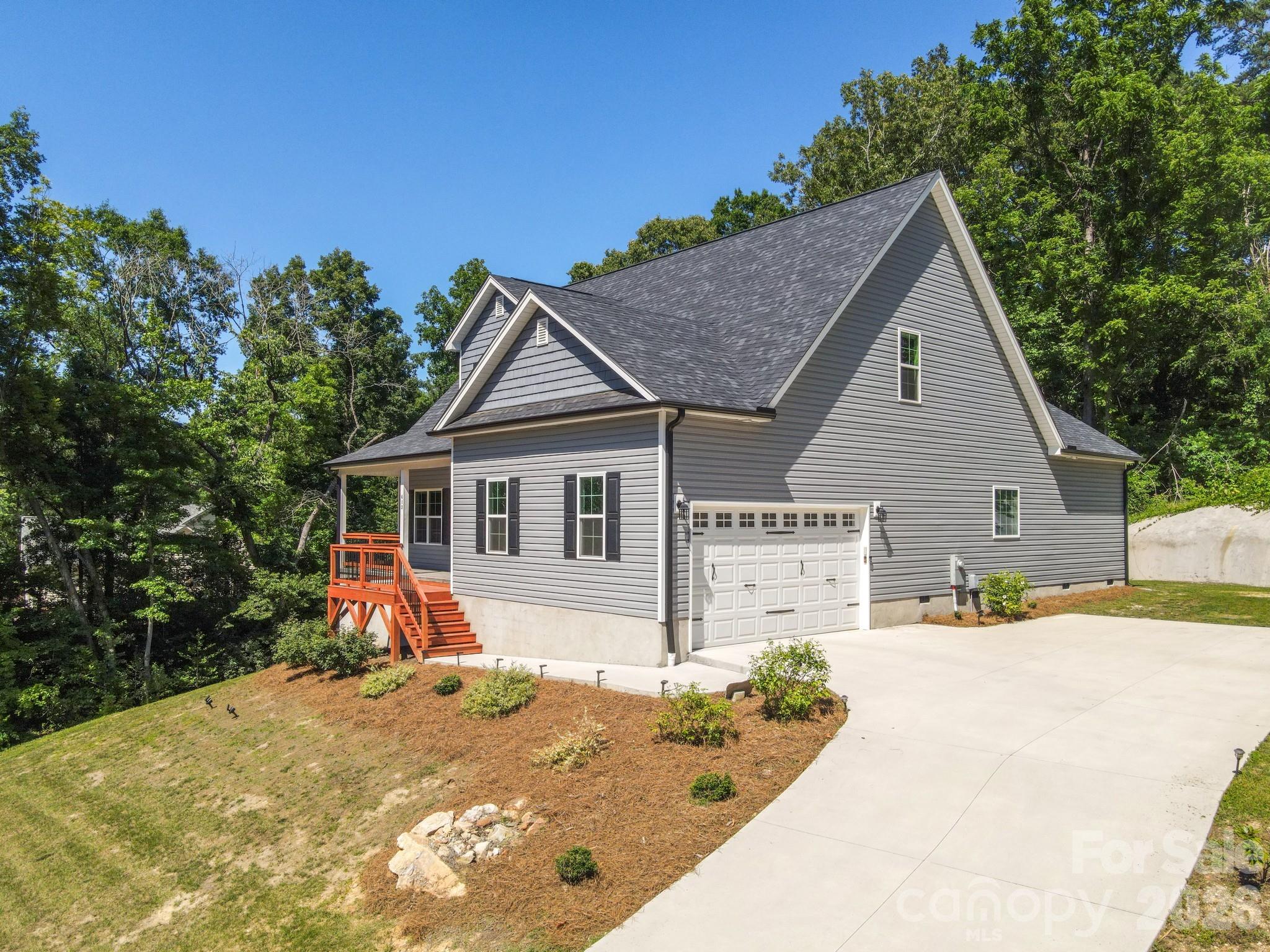 Single Family Residence at 413 Lakewood Drive, Lexington, photo 3 of 48