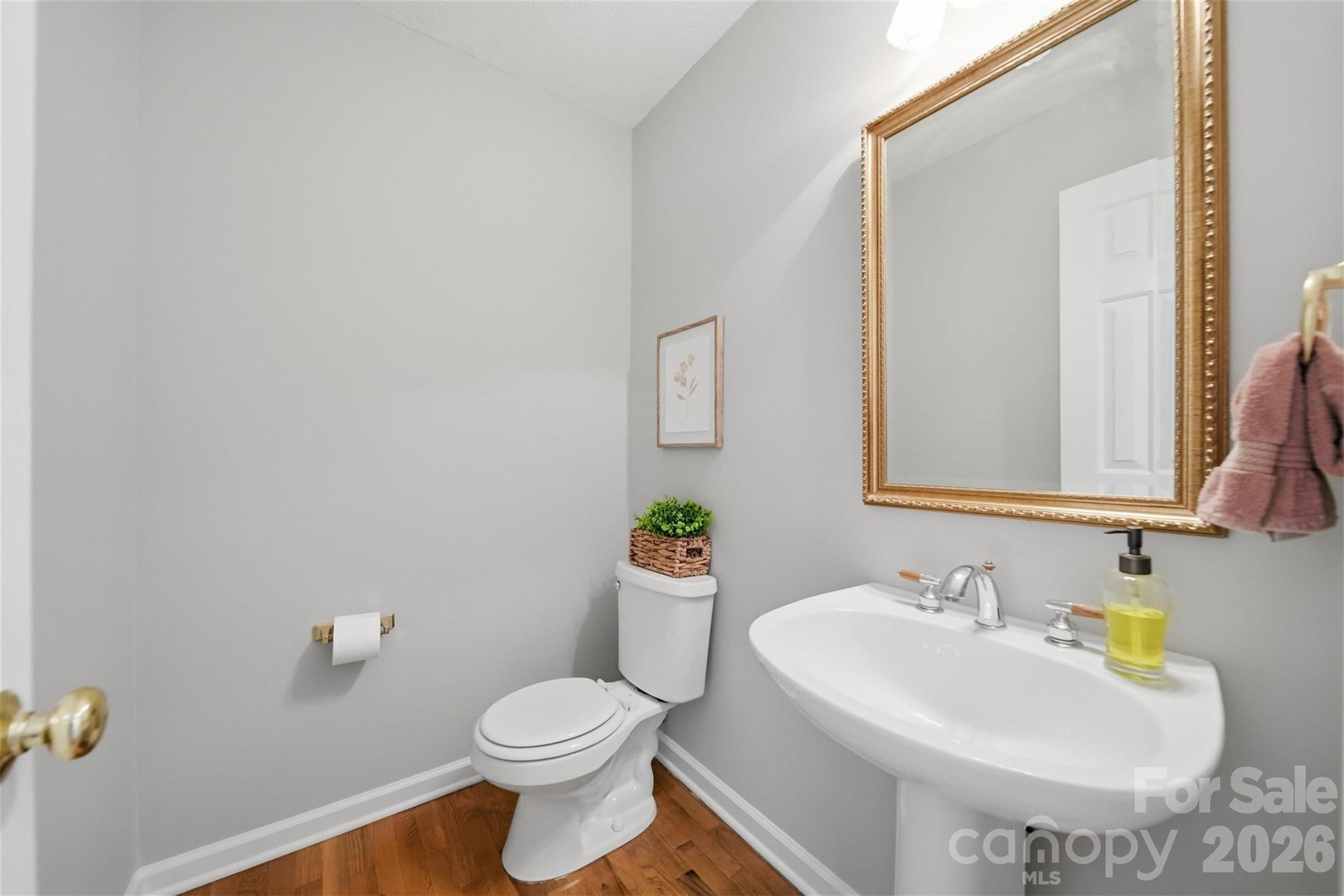 Single Family Residence at 1948 Twin Ponds Drive, Hickory, photo 20 of 48