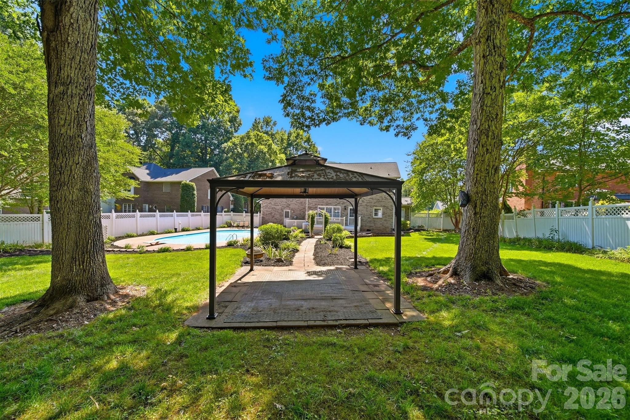 Single Family Residence at 1948 Twin Ponds Drive, Hickory, photo 37 of 48