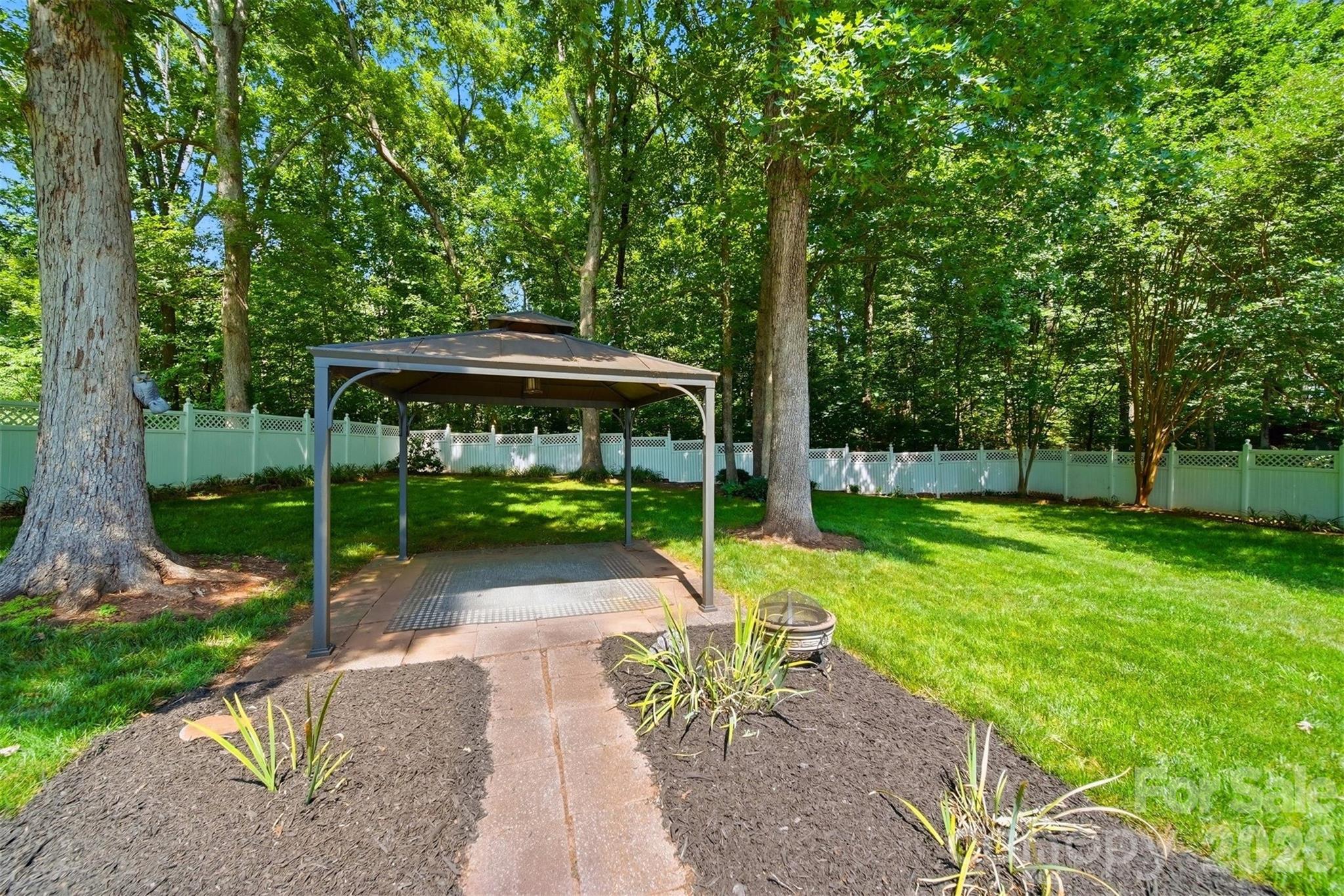 Single Family Residence at 1948 Twin Ponds Drive, Hickory, photo 41 of 48