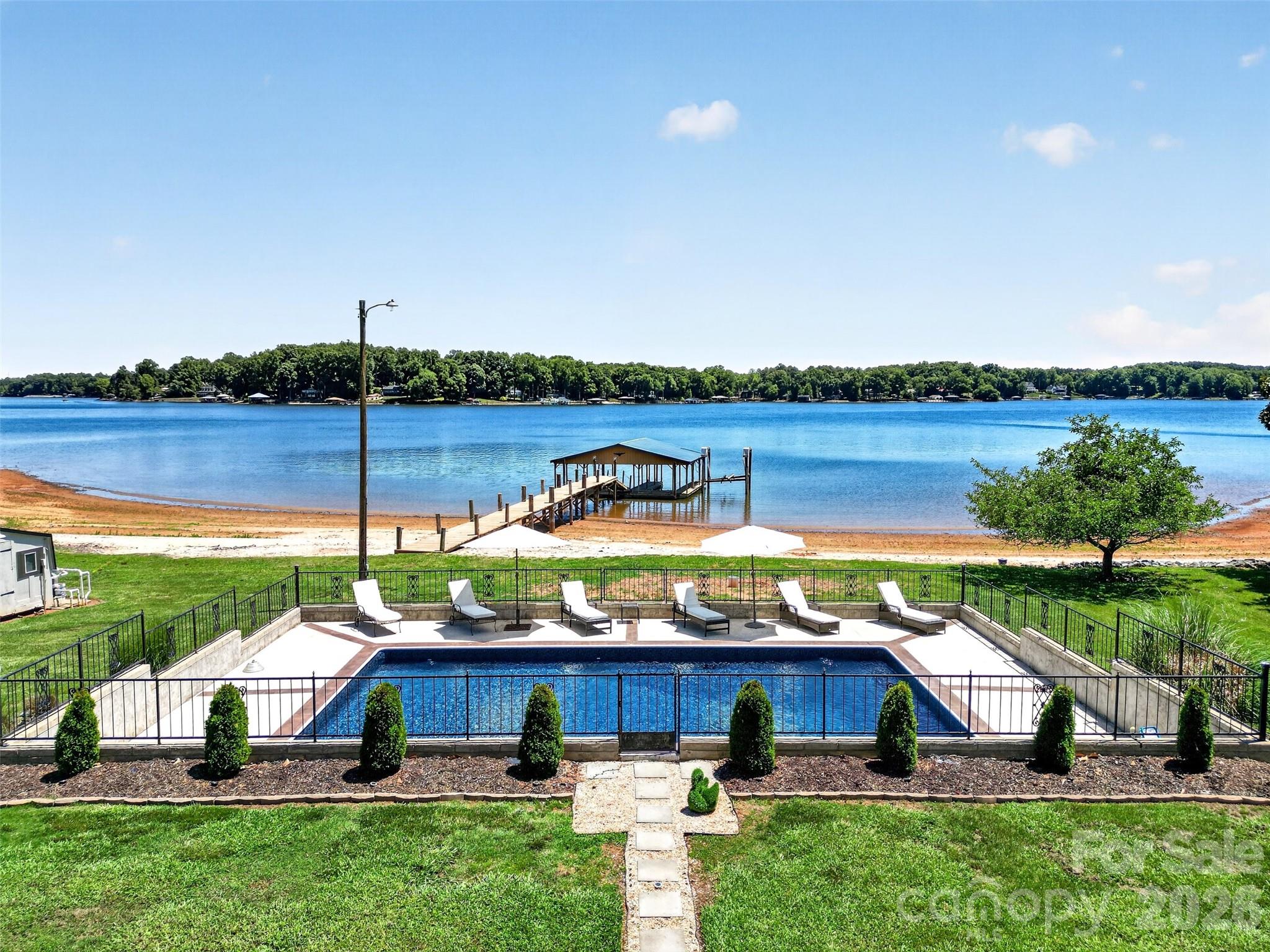 615 Kenway Loop