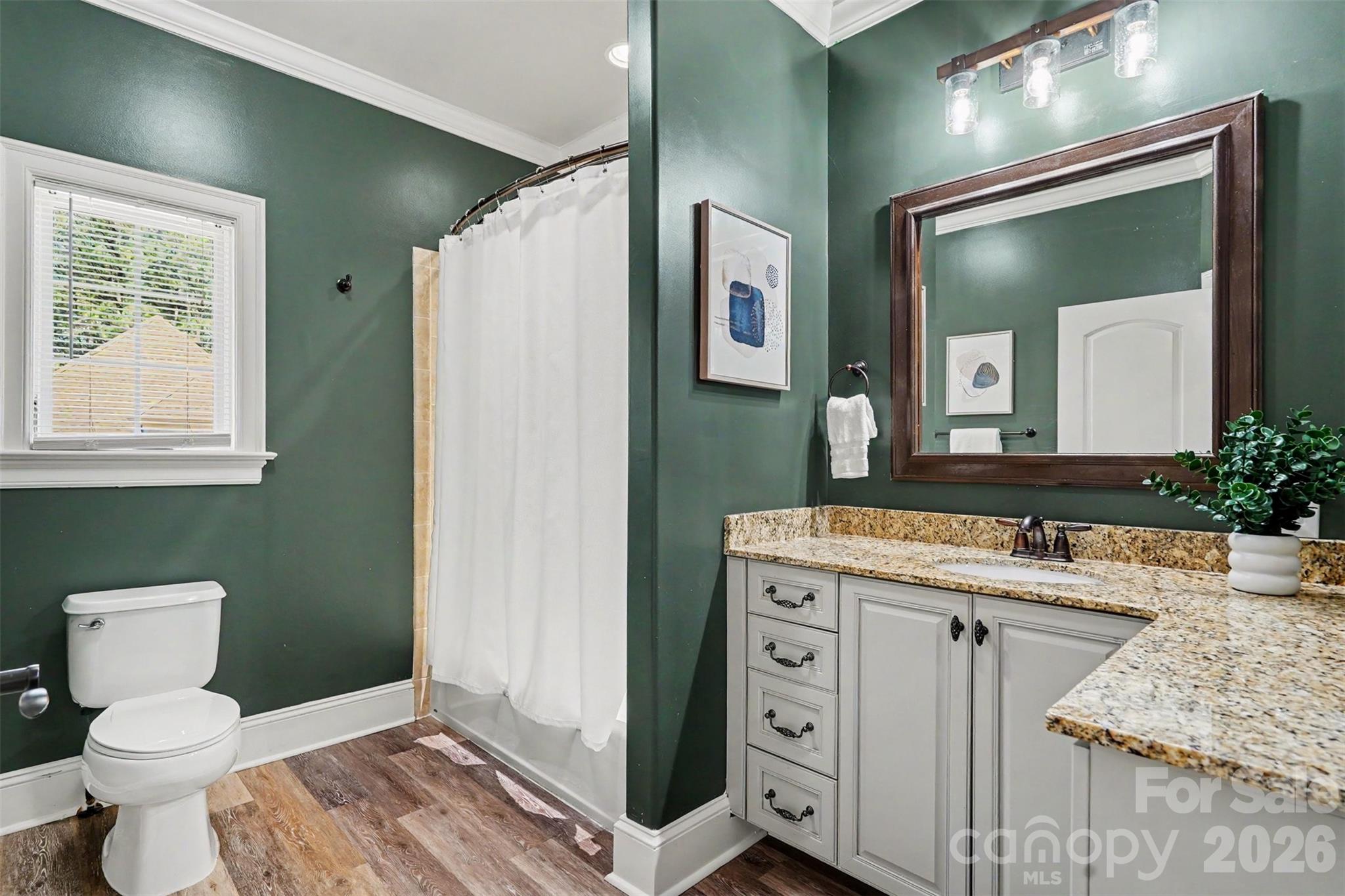 Full Bathroom - 5129 Watermead Lane, Belmont