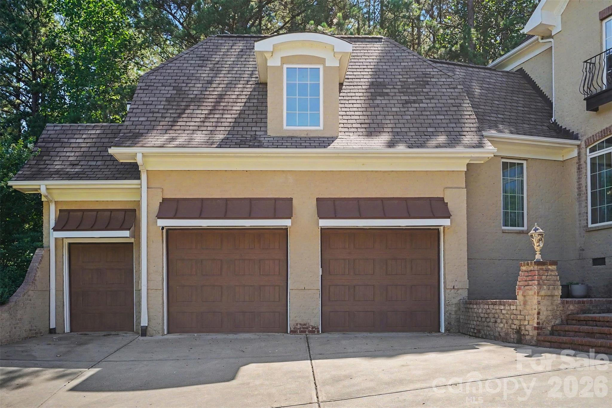 3 Car Garage - 5129 Watermead Lane, Belmont