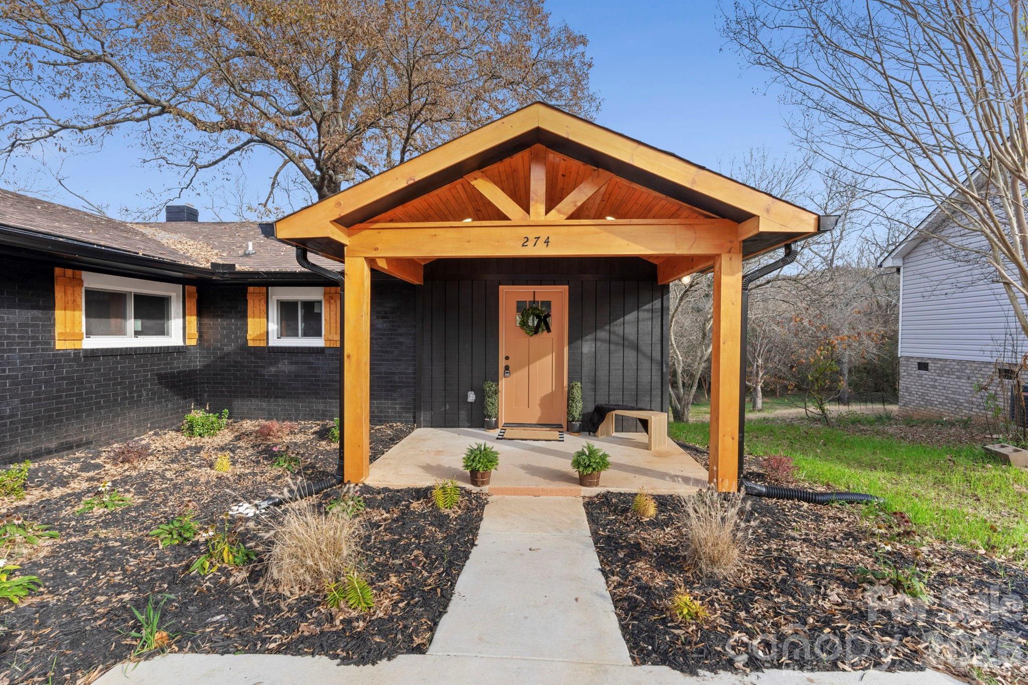 Single Family Residence at 274 Hatley Circle NE, Concord, photo 4 of 48