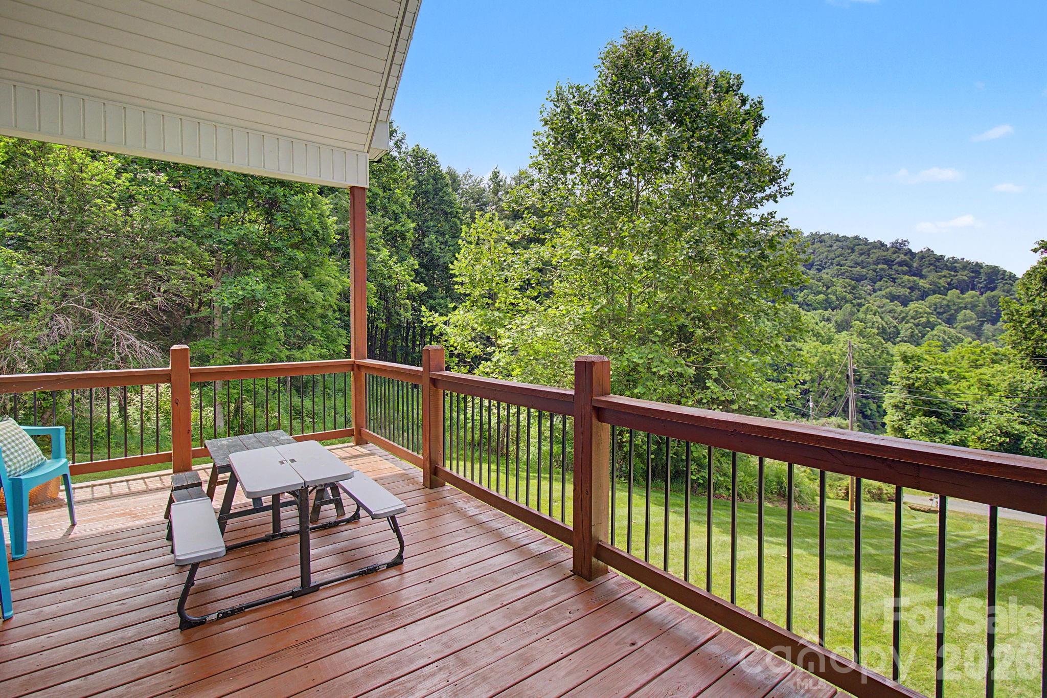 Single Family Residence at 300 Green Meadow Lane, Mars Hill, photo 9 of 39