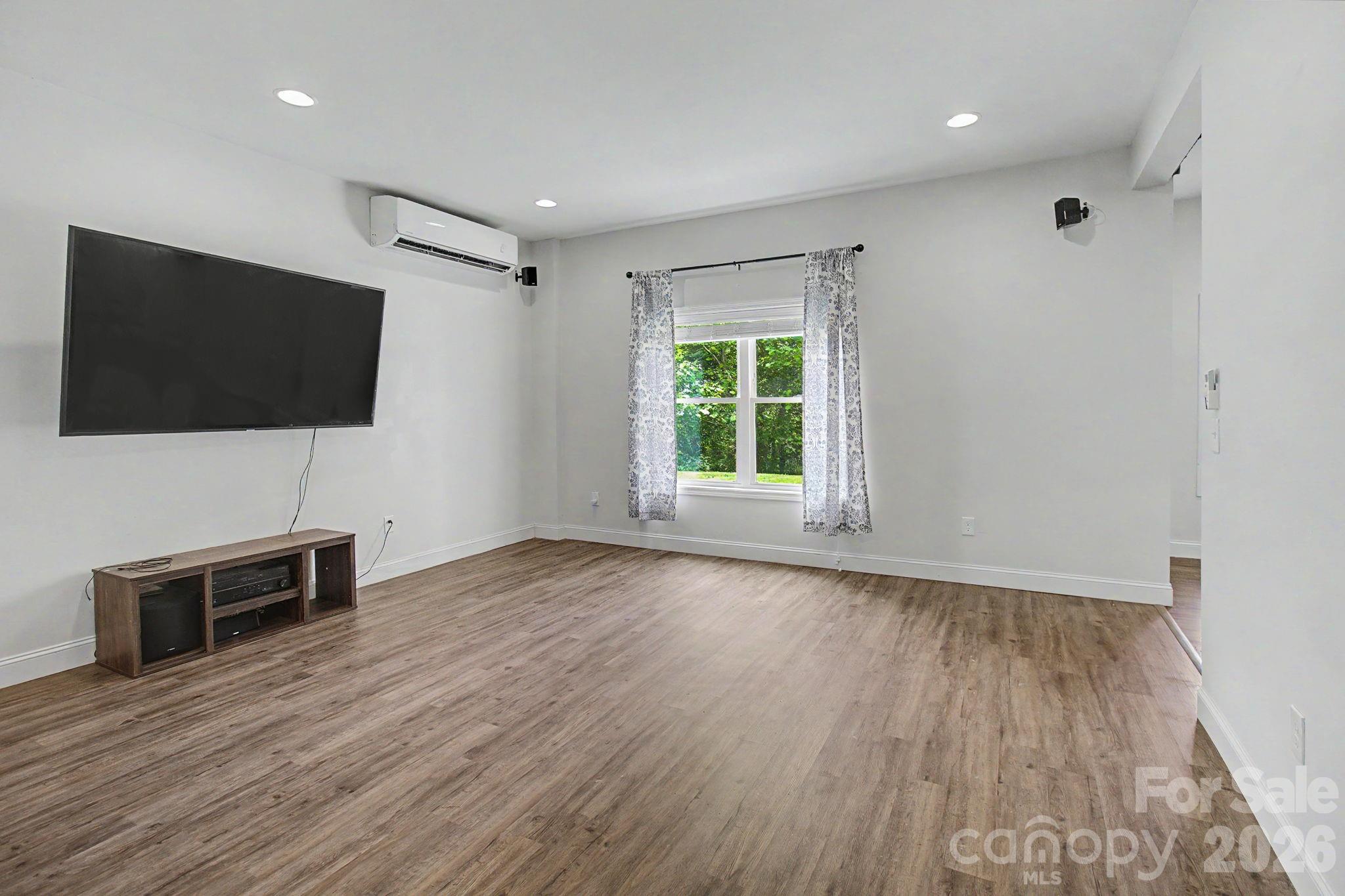 Single Family Residence at 300 Green Meadow Lane, Mars Hill, photo 31 of 39