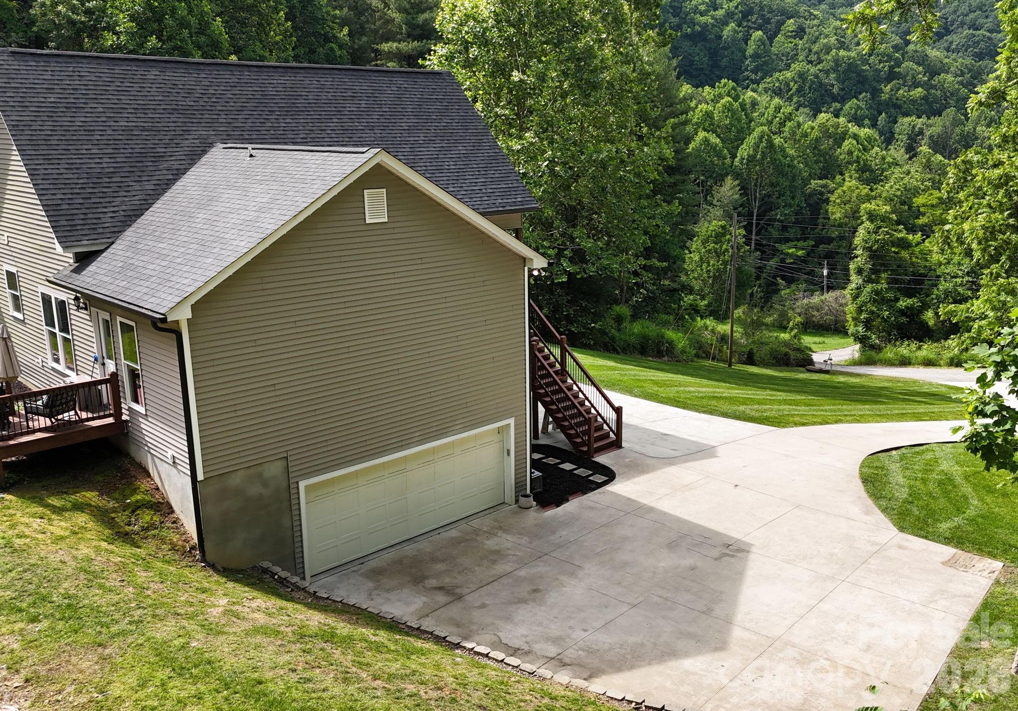 Single Family Residence at 300 Green Meadow Lane, Mars Hill, photo 36 of 39