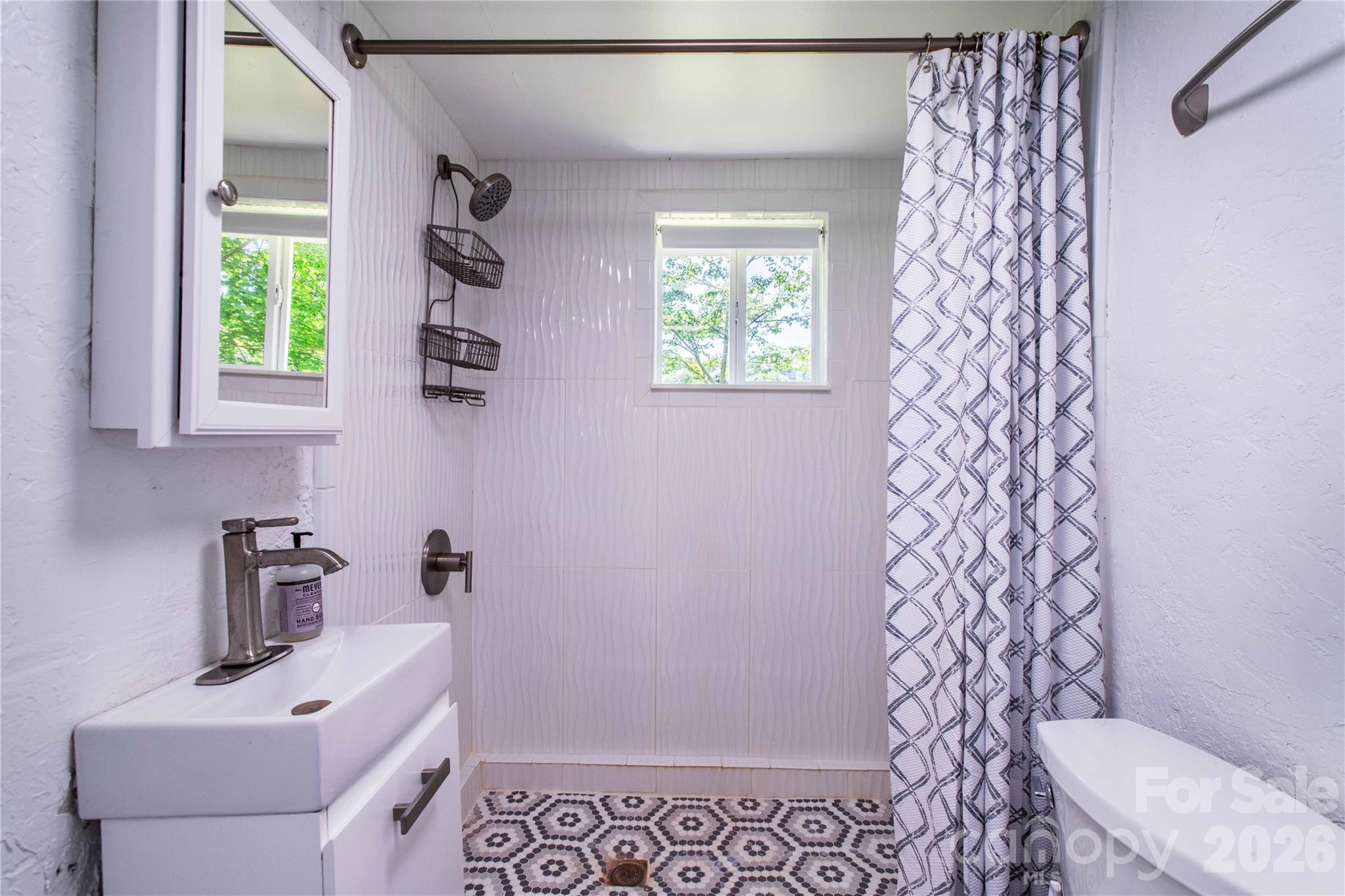 Bath - 2603 Kim Miller Road, Lake Toxaway