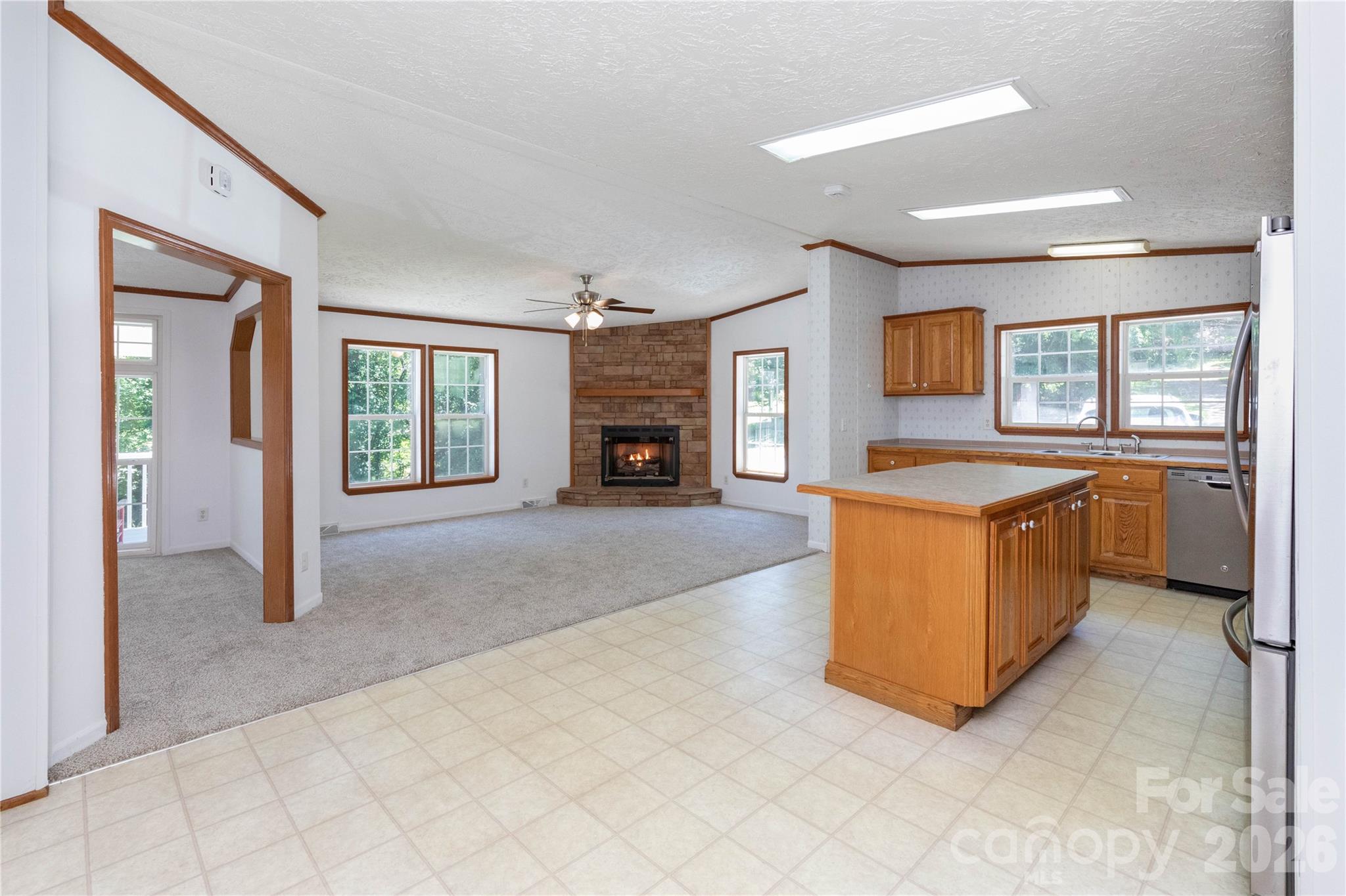 Single Family Residence at 25 Sienna Drive, Asheville, photo 10 of 28