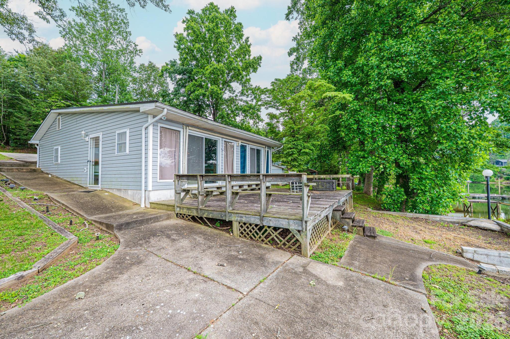 Single Family Residence at 4566 Windward Lane, Catawba, photo 4 of 47
