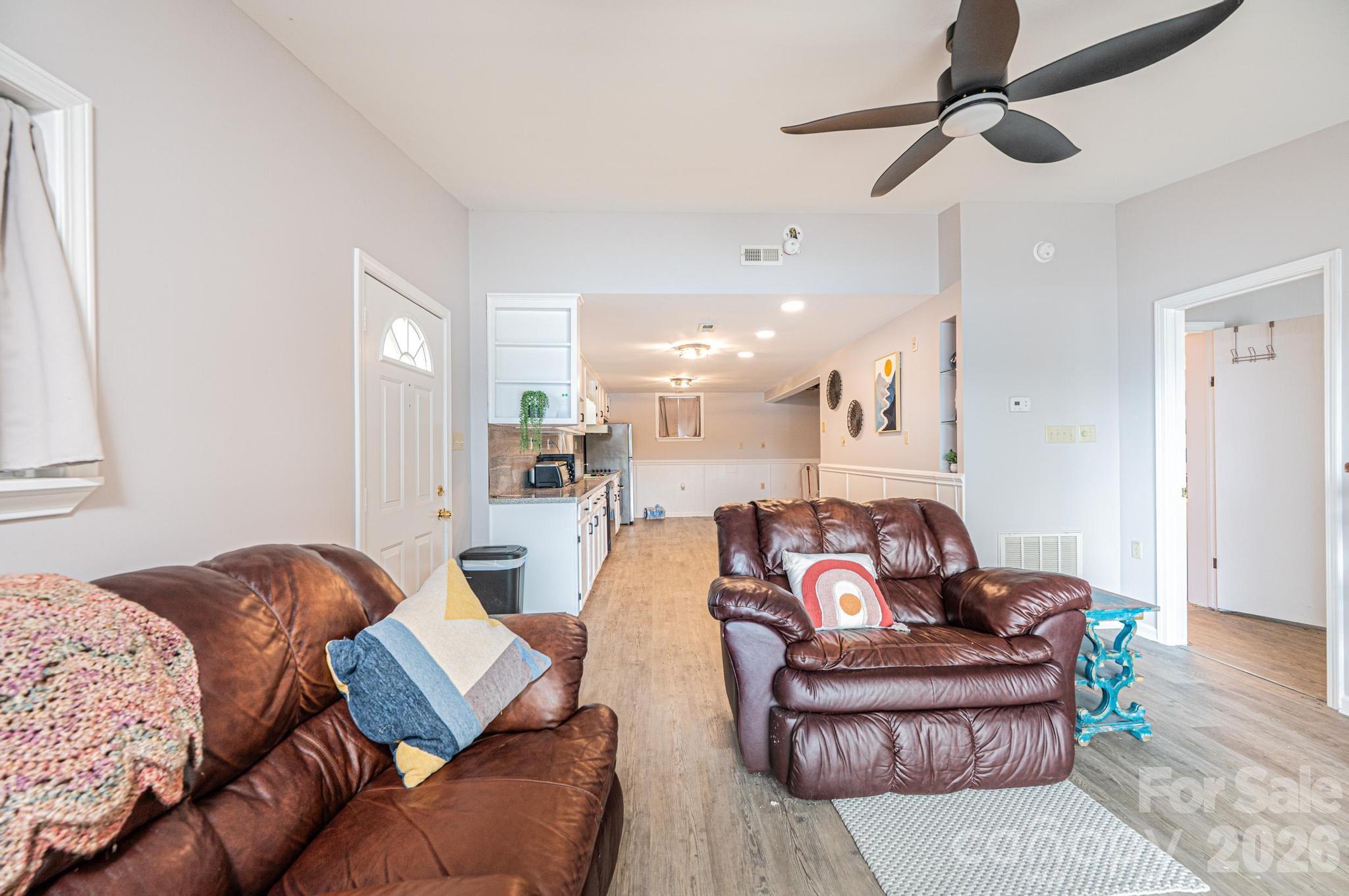 Single Family Residence at 4566 Windward Lane, Catawba, photo 16 of 47