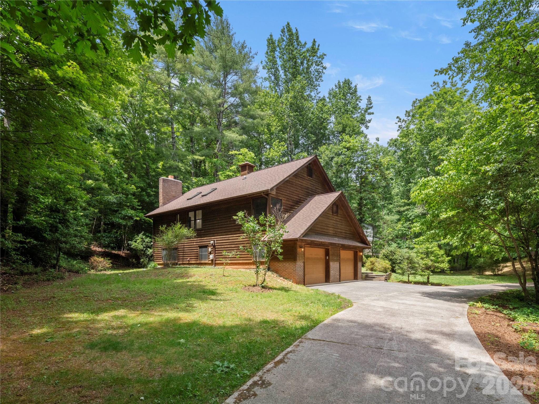 Single Family Residence at 11 Tree Top Drive, Arden, photo 5 of 44