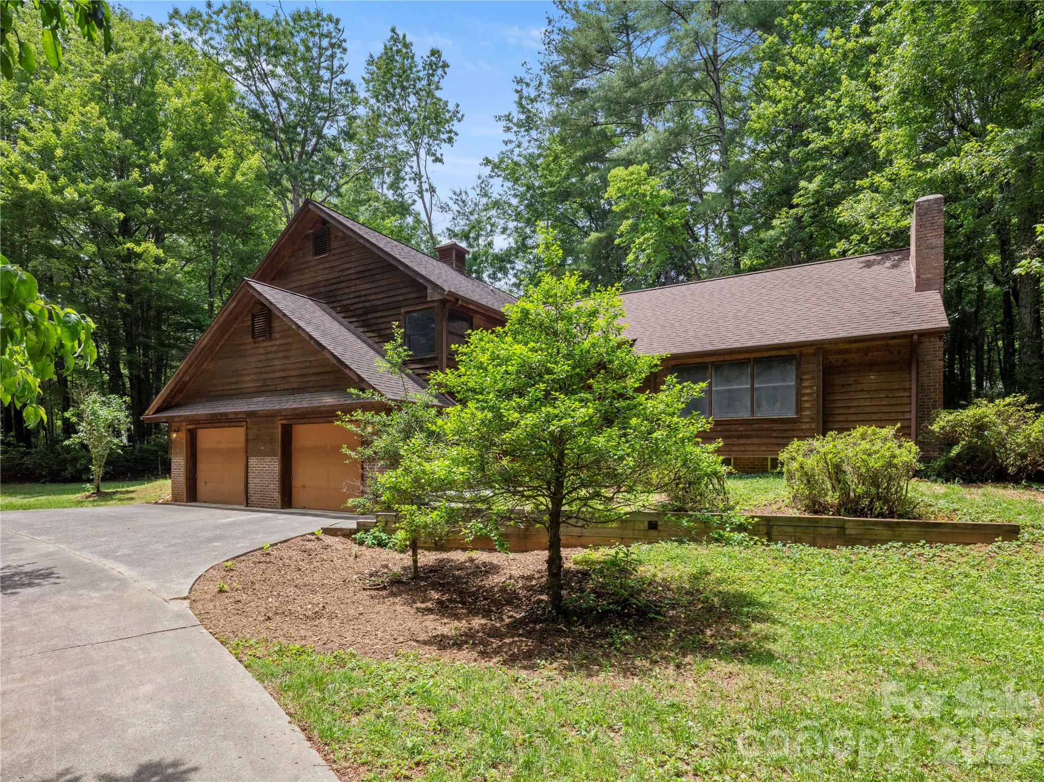 Single Family Residence at 11 Tree Top Drive, Arden, photo 7 of 44