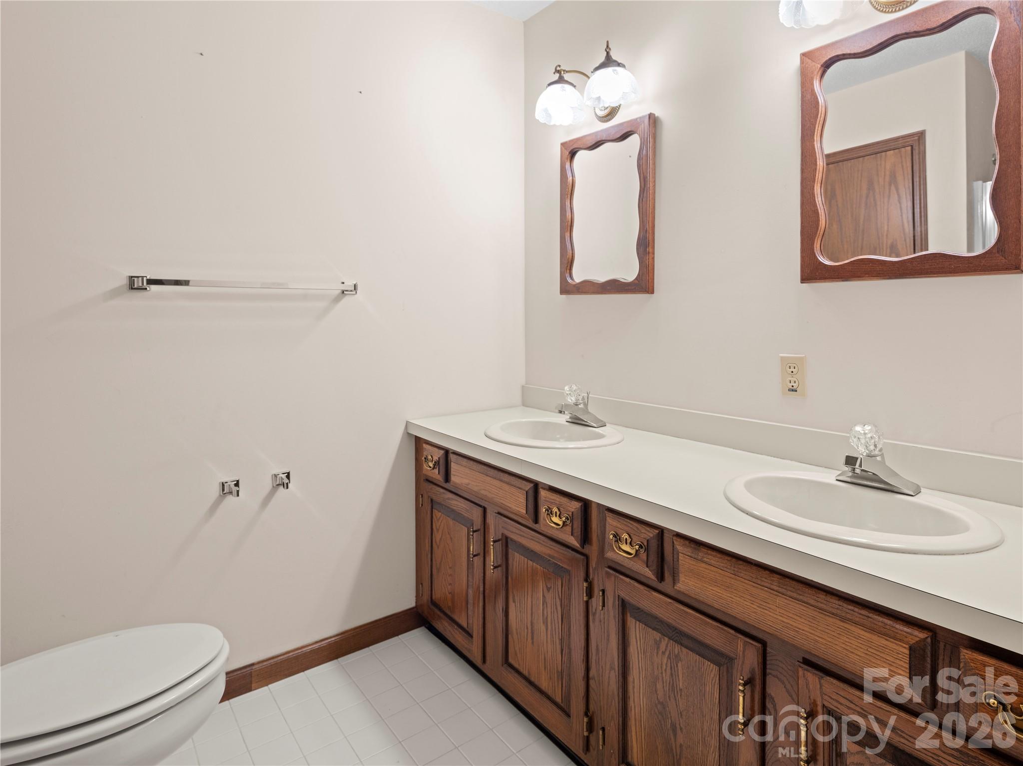 Single Family Residence at 11 Tree Top Drive, Arden, photo 35 of 44
