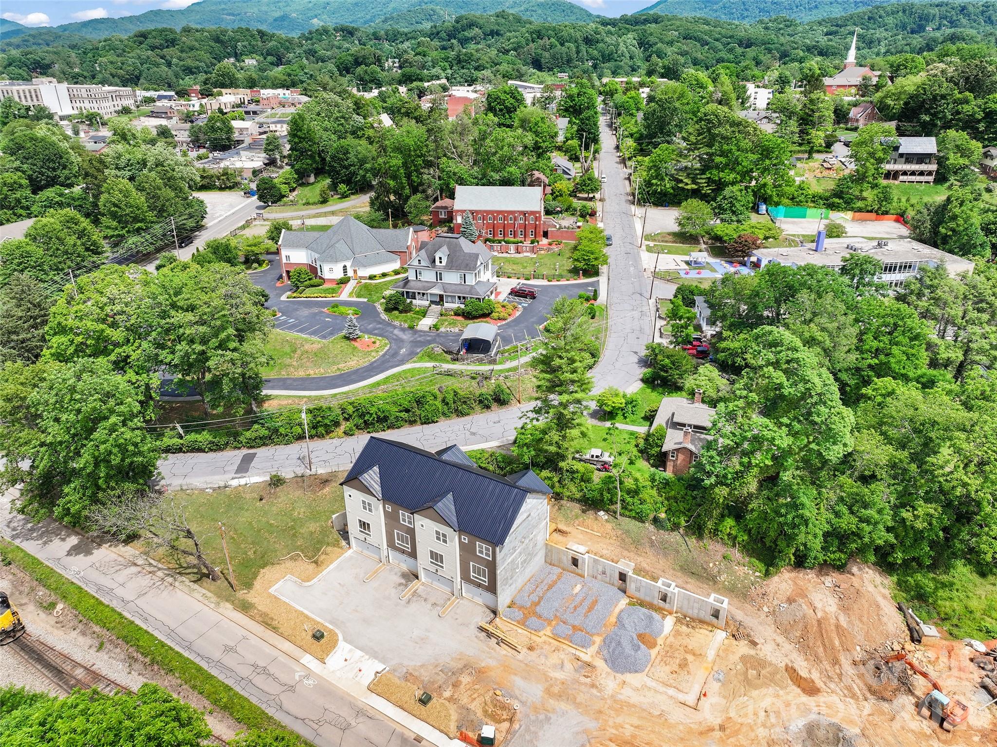 Townhouse at 45 Richland Street, Waynesville, photo 26 of 29
