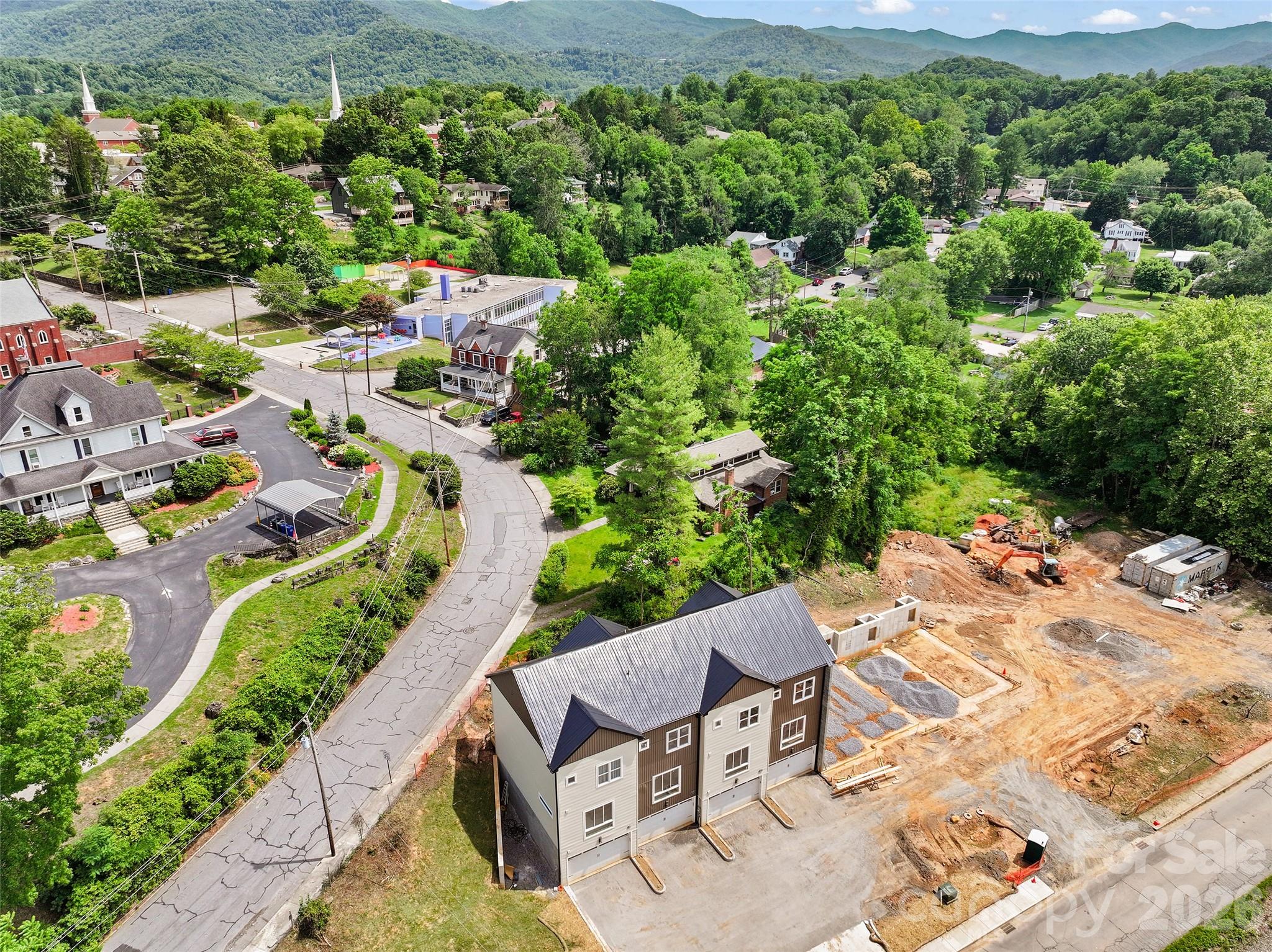 Townhouse at 41 Richland Street, Waynesville, photo 3 of 30
