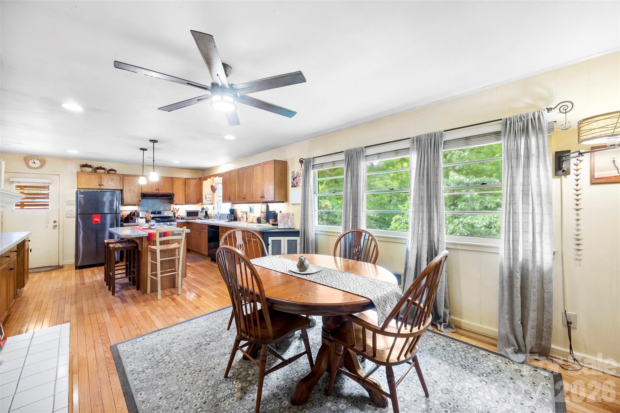 Single Family Residence at 112 Amity Circle, Belmont, photo 9 of 15