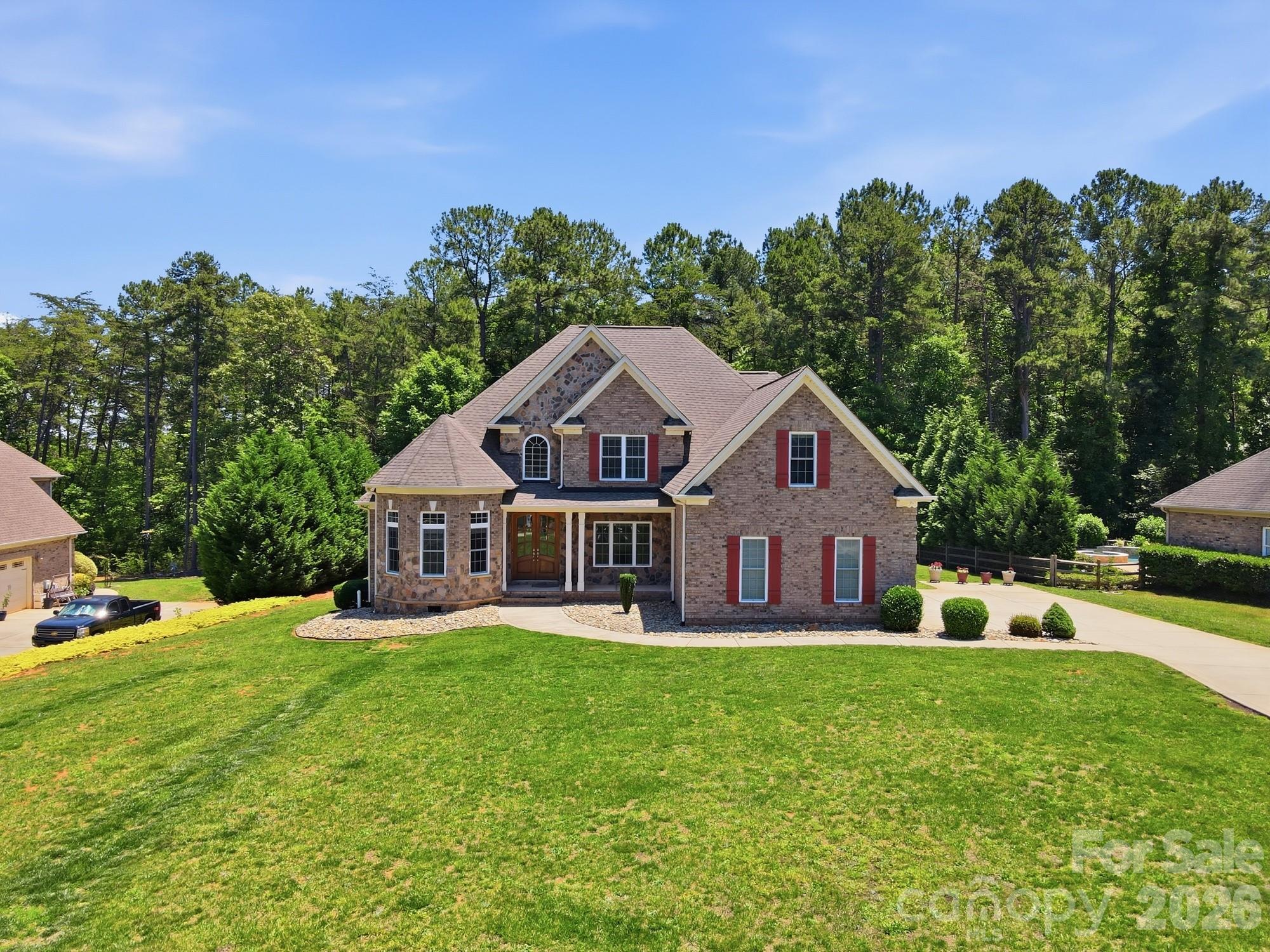 Single Family Residence at 146 Orchard Farm Lane, Mooresville, photo 2 of 46