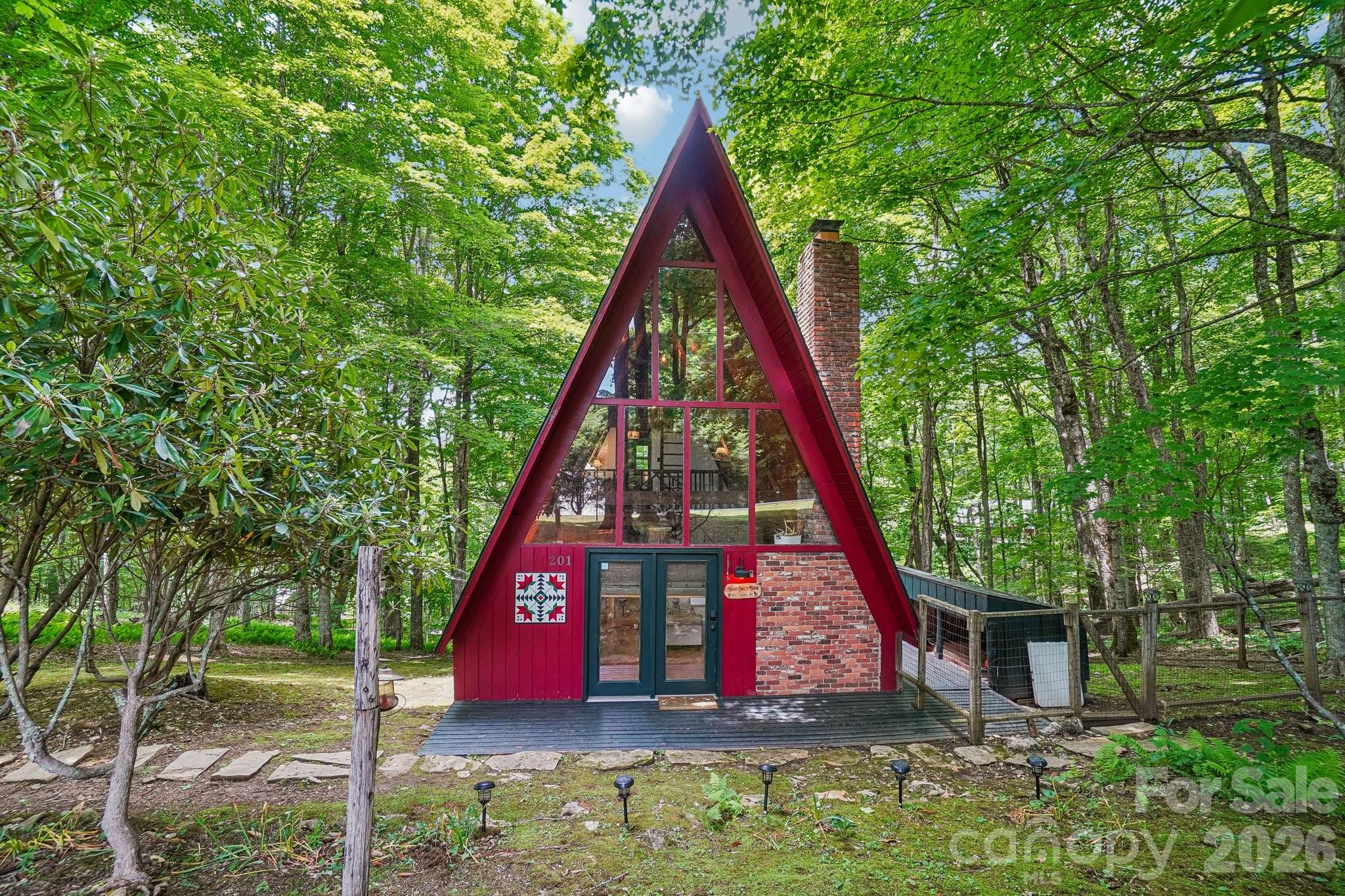 Charming A+ Chalet - 201 Hampton Gap Drive, Mars Hill