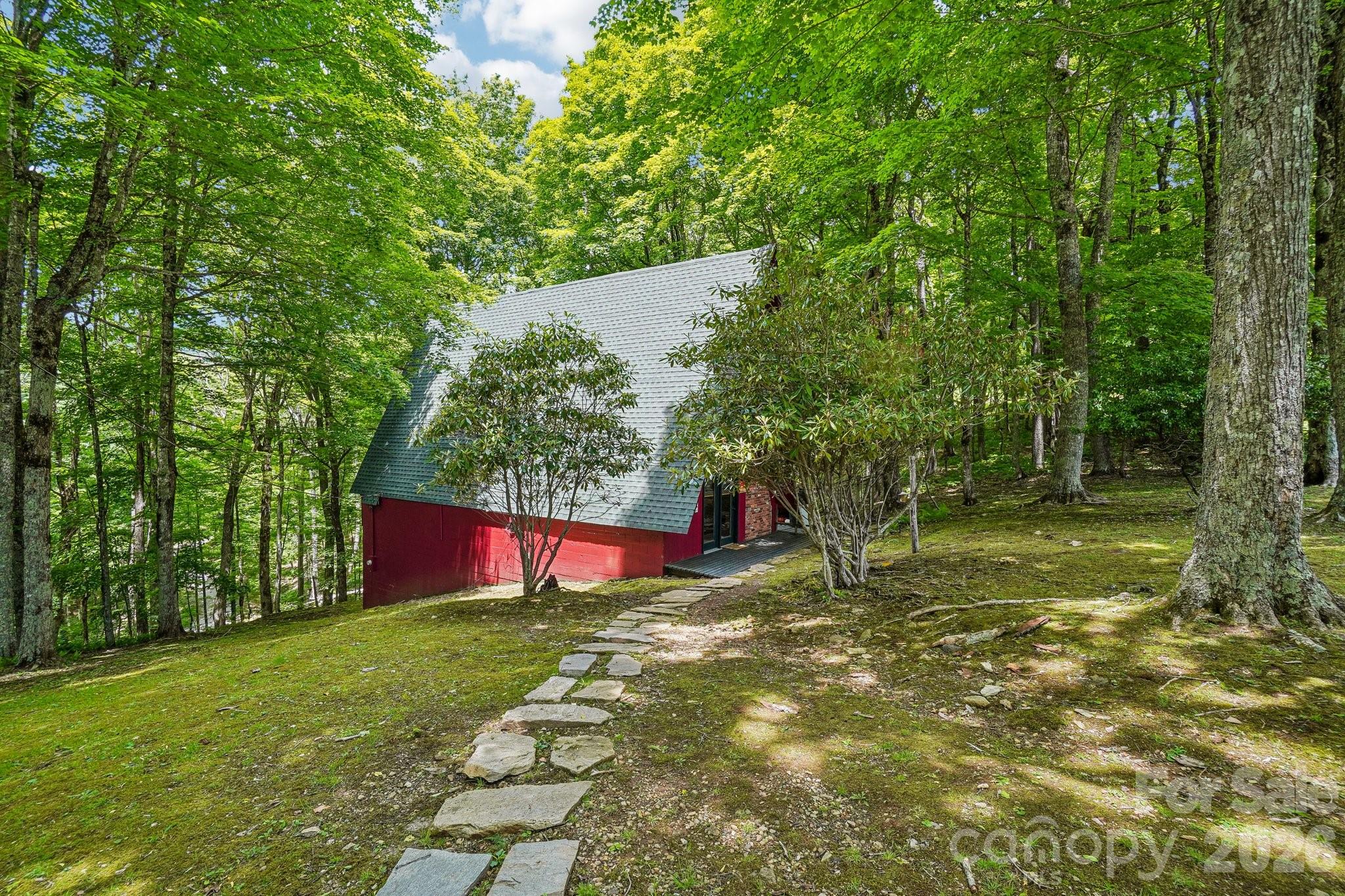 Charming A+ Chalet - 201 Hampton Gap Drive, Mars Hill