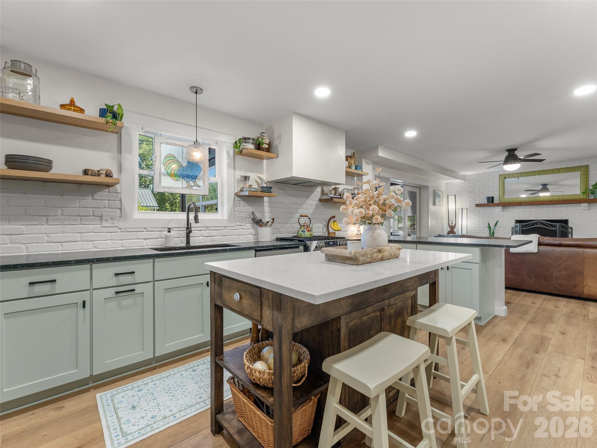 Single Family Residence at 154 White Oak Lane, Brevard, photo 15 of 40