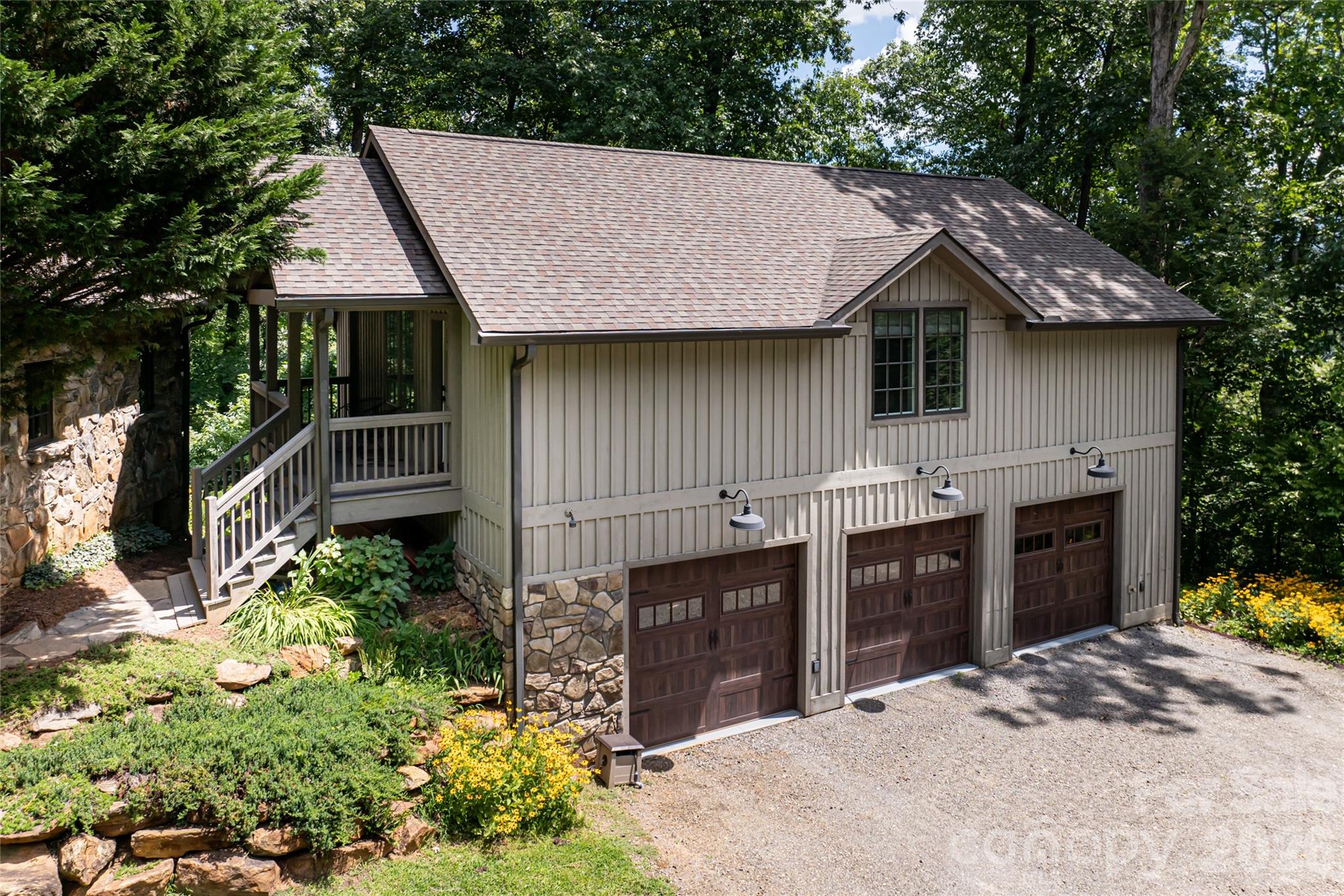 3 Car garage with Bonus room or apartment above - 711 Shawnee Trail, Asheville