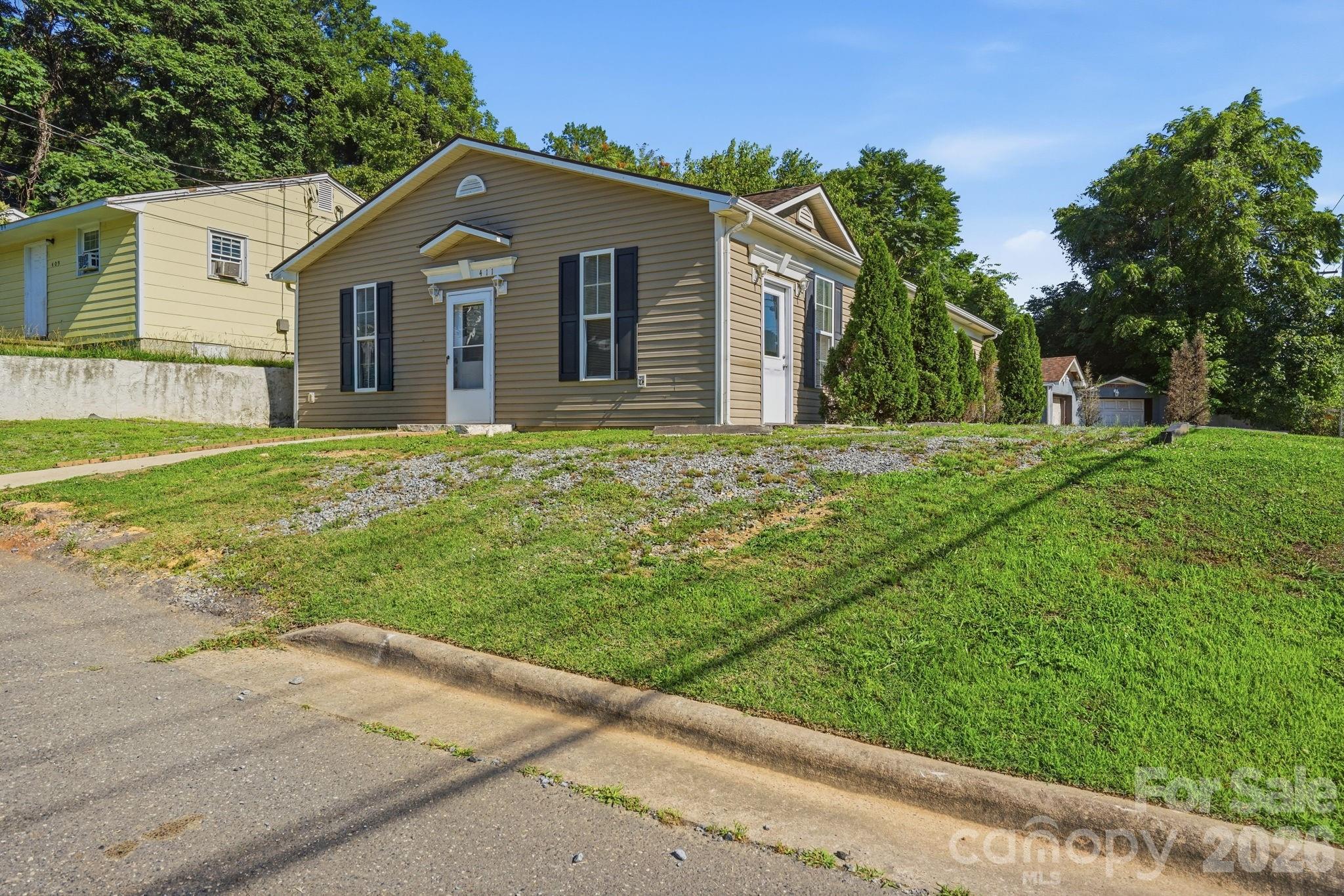 Single Family Residence at 411 W Sullivan Street, Gastonia, photo 3 of 41