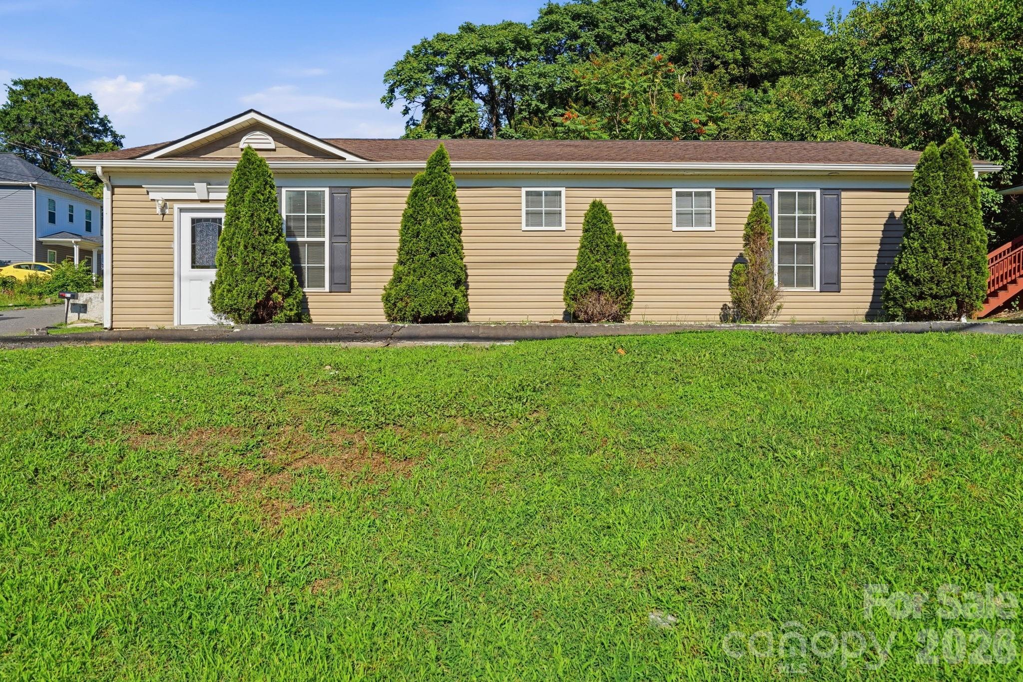 Single Family Residence at 411 W Sullivan Street, Gastonia, photo 36 of 41