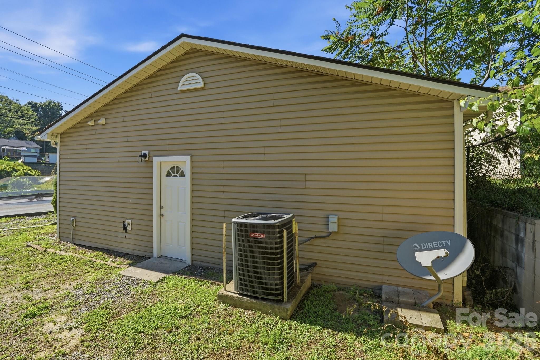 Single Family Residence at 411 W Sullivan Street, Gastonia, photo 38 of 41