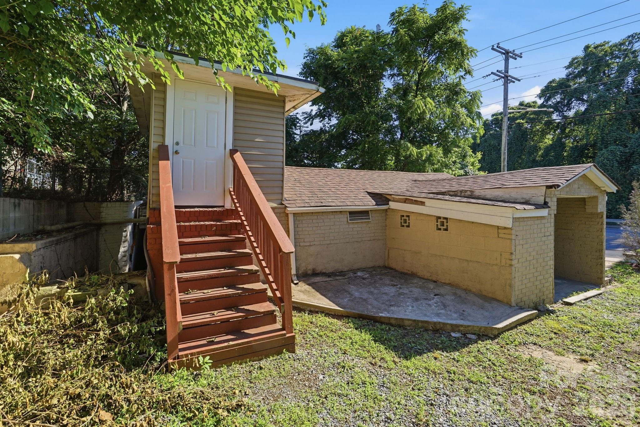 Single Family Residence at 411 W Sullivan Street, Gastonia, photo 39 of 41