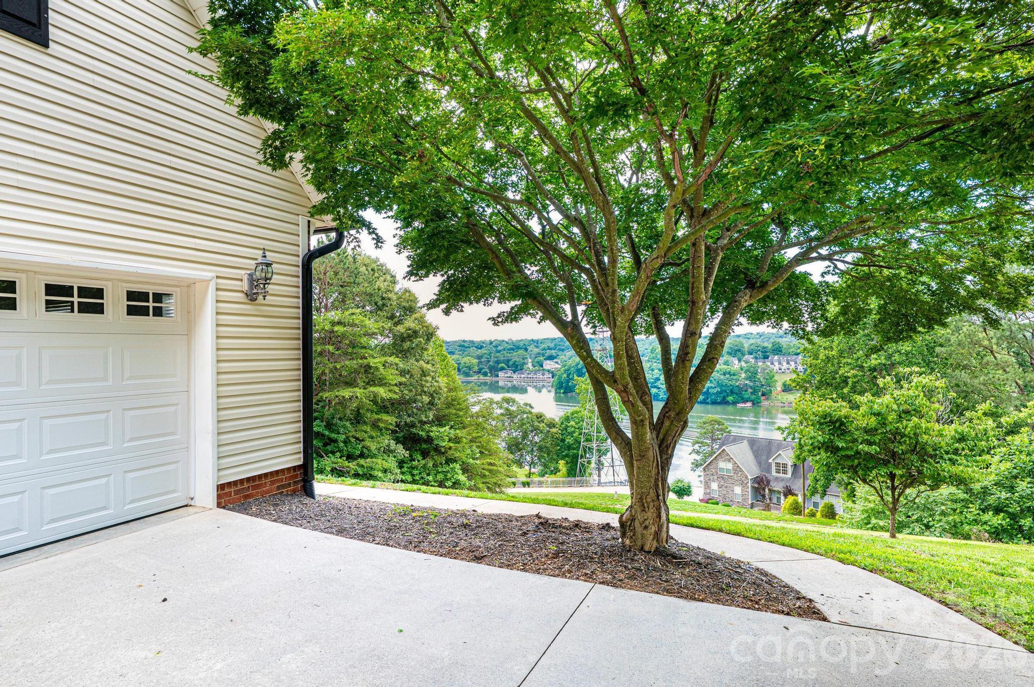 Single Family Residence at 5700 Crown Terrace, Hickory, photo 4 of 46