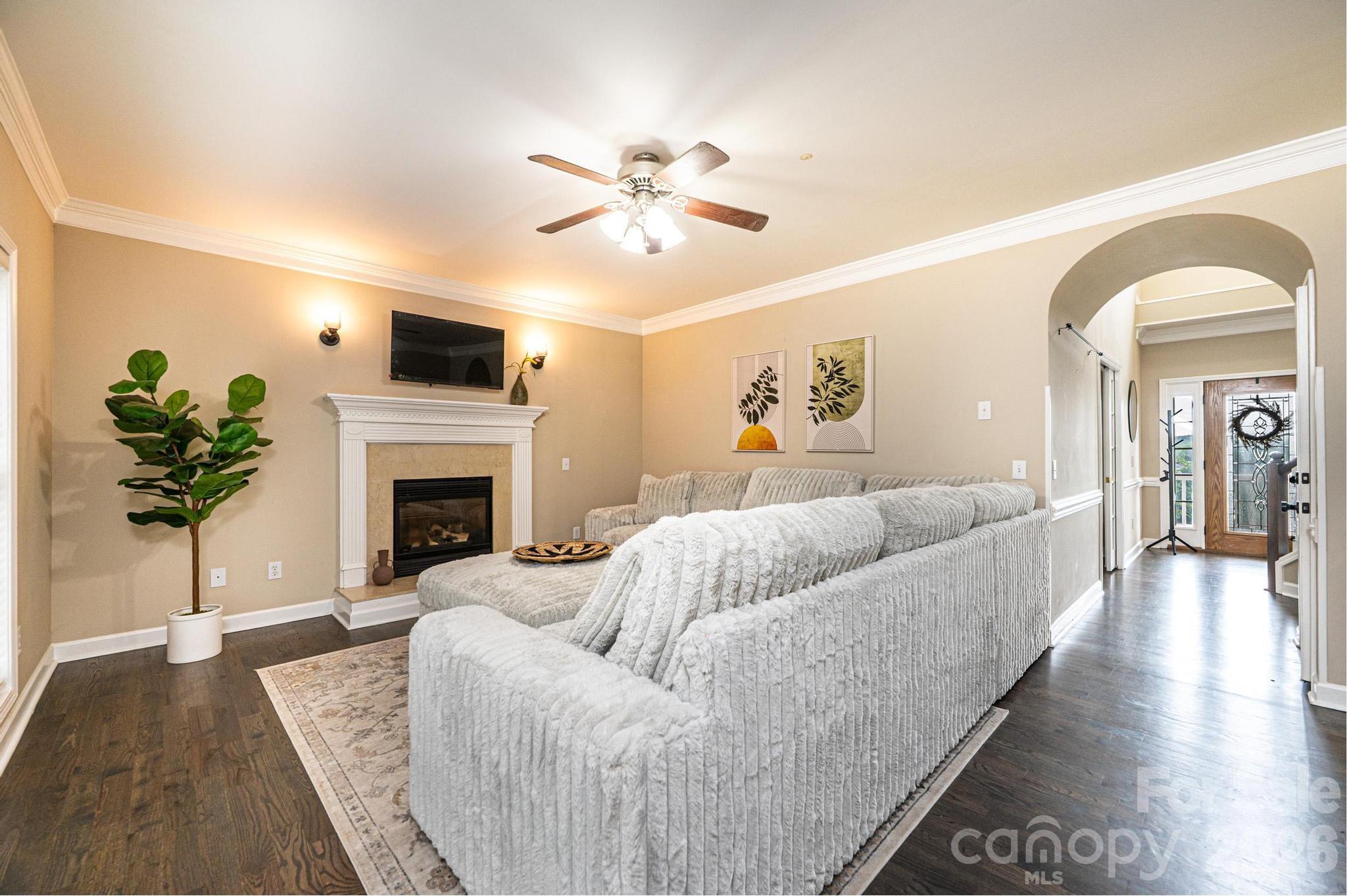 Single Family Residence at 5700 Crown Terrace, Hickory, photo 19 of 46