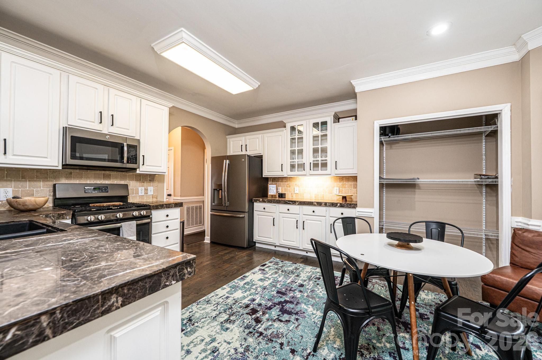 Single Family Residence at 5700 Crown Terrace, Hickory, photo 14 of 46