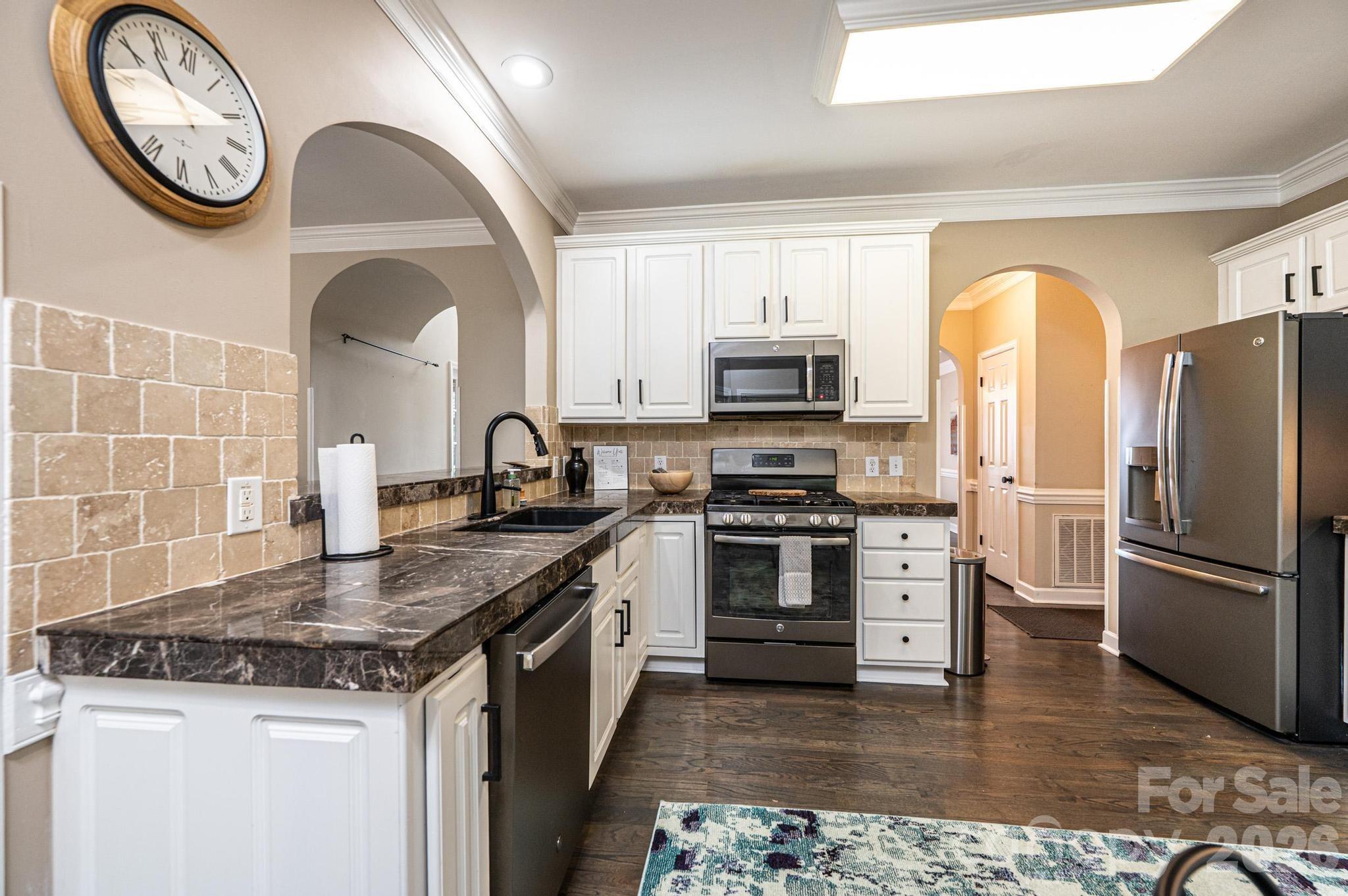 Single Family Residence at 5700 Crown Terrace, Hickory, photo 15 of 46