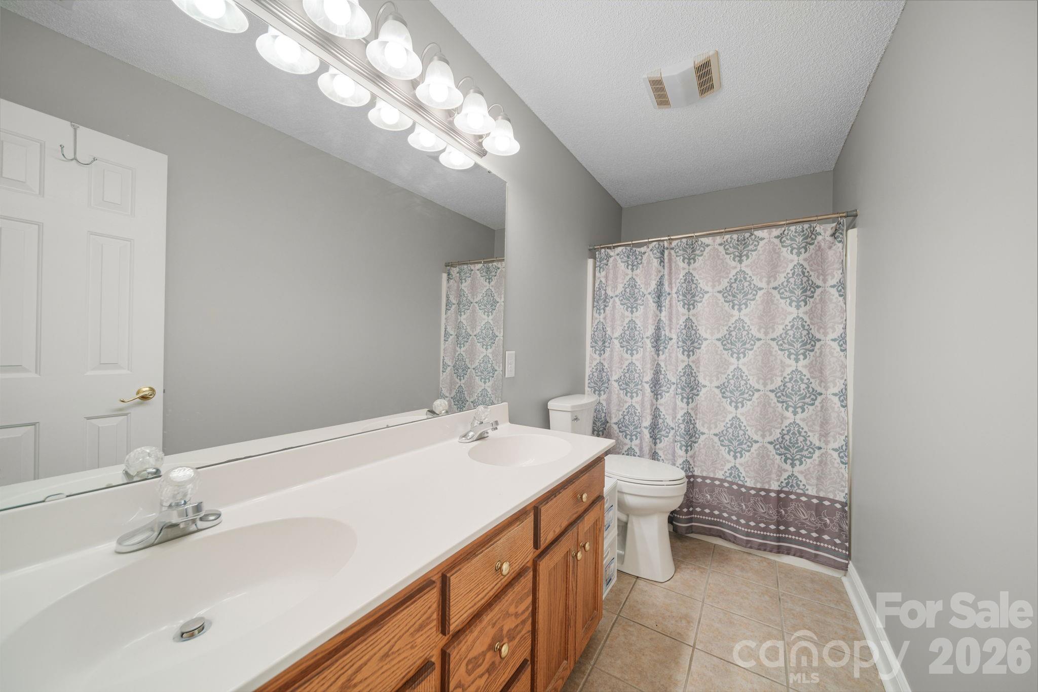 Secondary Bathroom - 3804 Secrest Shortcut Road, Monroe