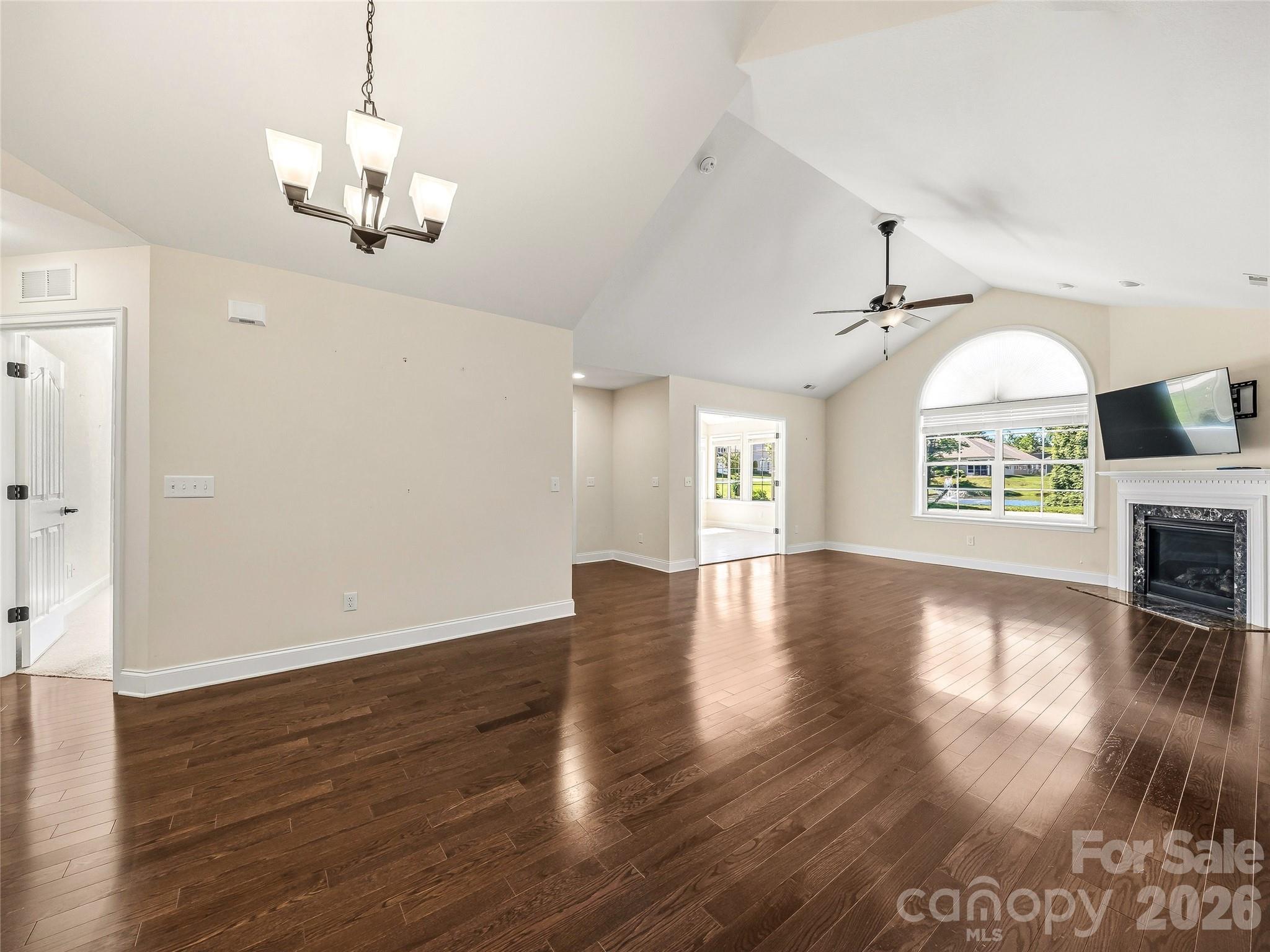 Townhouse at 426 Summerfield Place, Flat Rock, photo 14 of 48