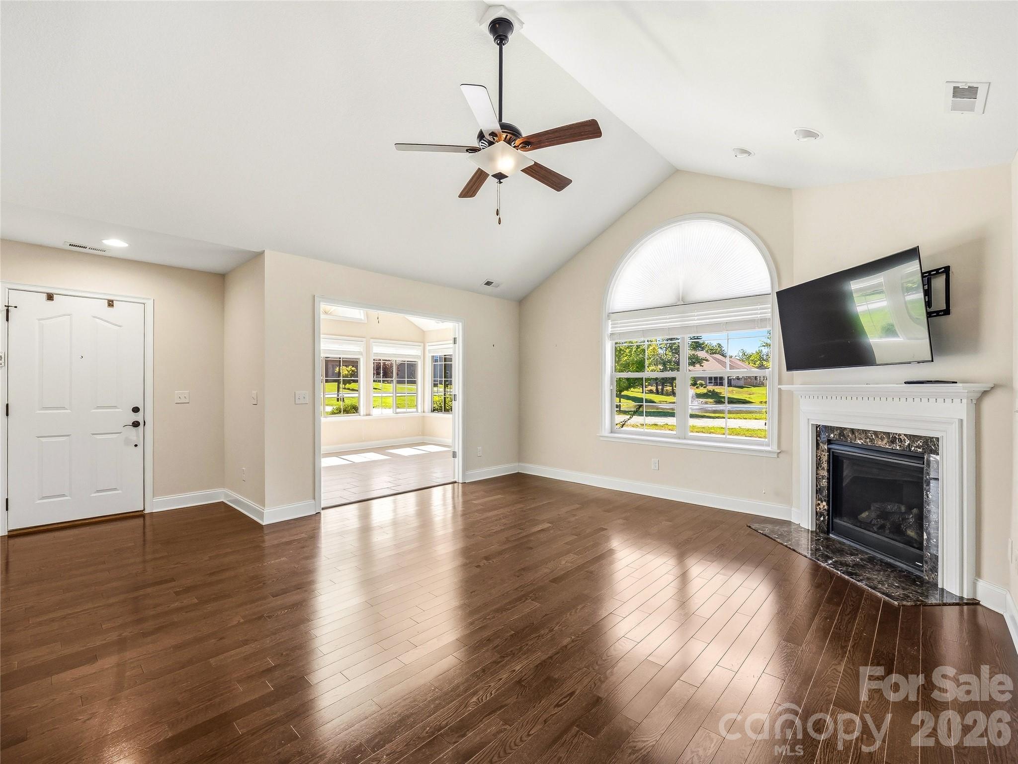 Townhouse at 426 Summerfield Place, Flat Rock, photo 16 of 48