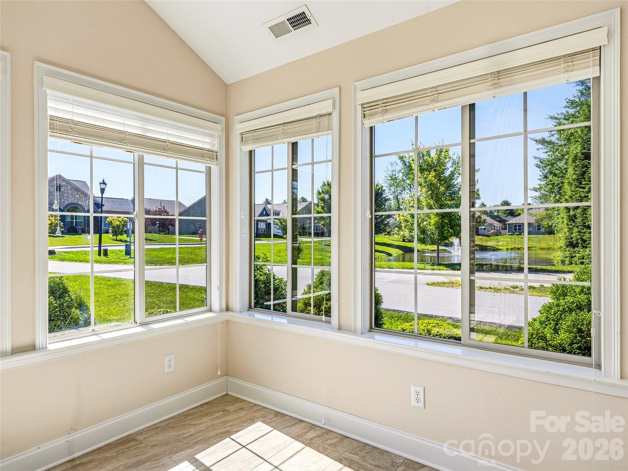 Townhouse at 426 Summerfield Place, Flat Rock, photo 22 of 48