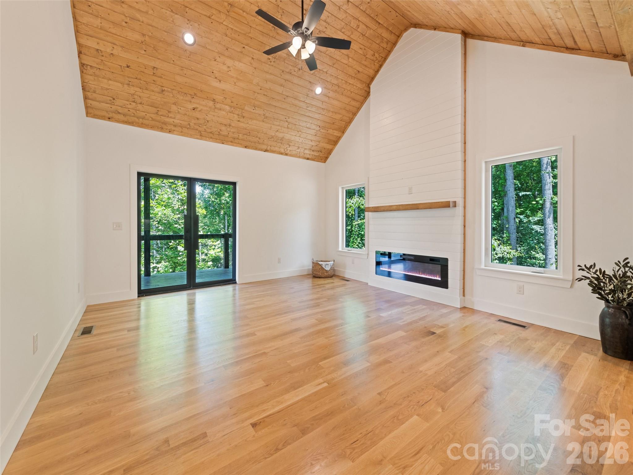 Single Family Residence at 288 Ironwood Drive, Clyde, photo 11 of 40