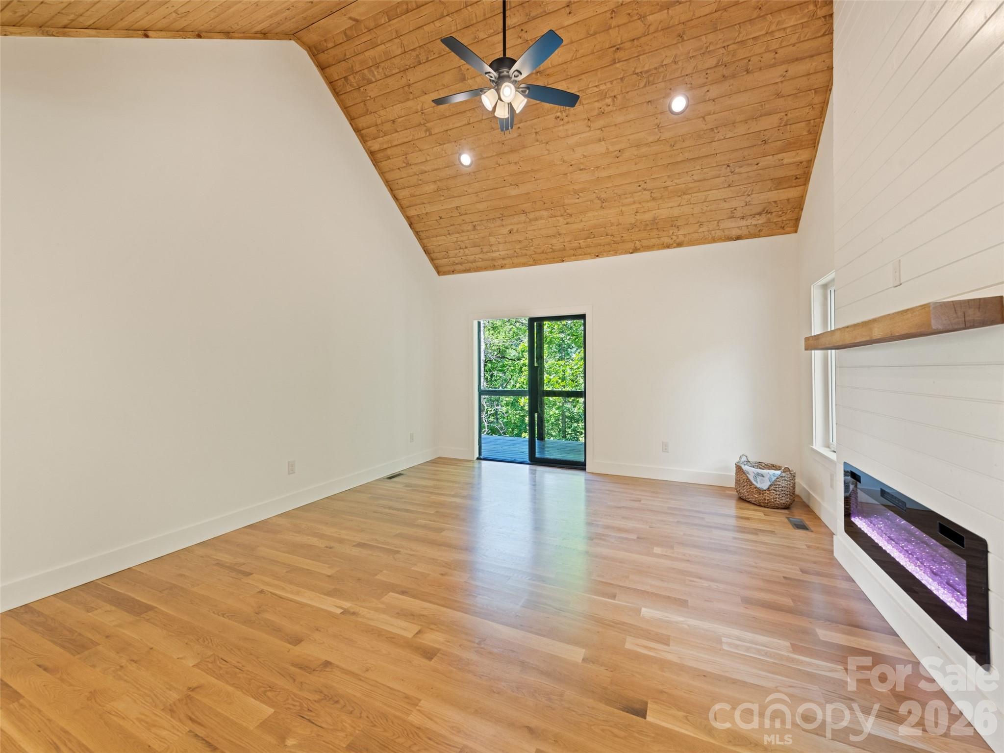 Single Family Residence at 288 Ironwood Drive, Clyde, photo 13 of 40