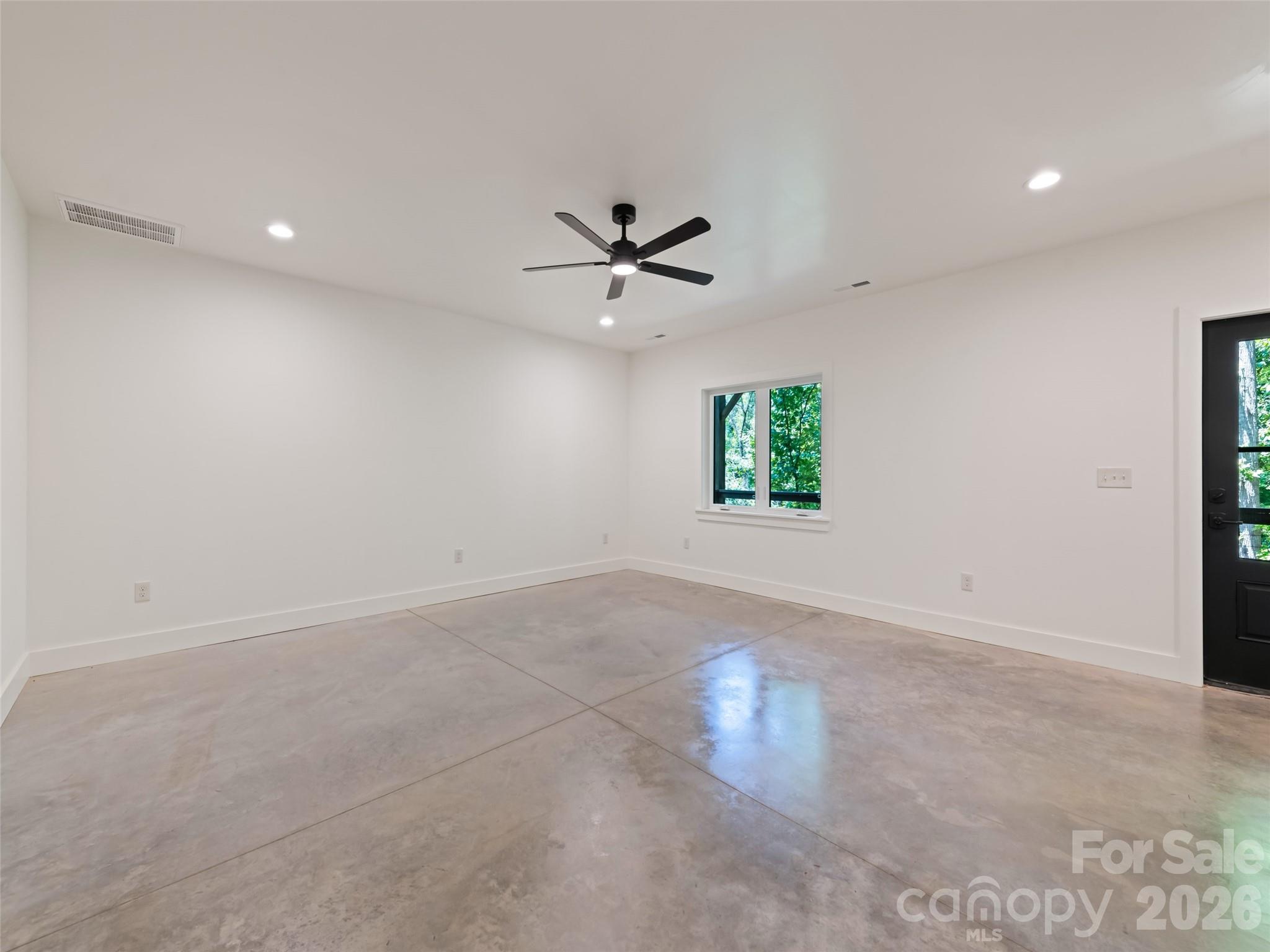 Single Family Residence at 288 Ironwood Drive, Clyde, photo 28 of 40