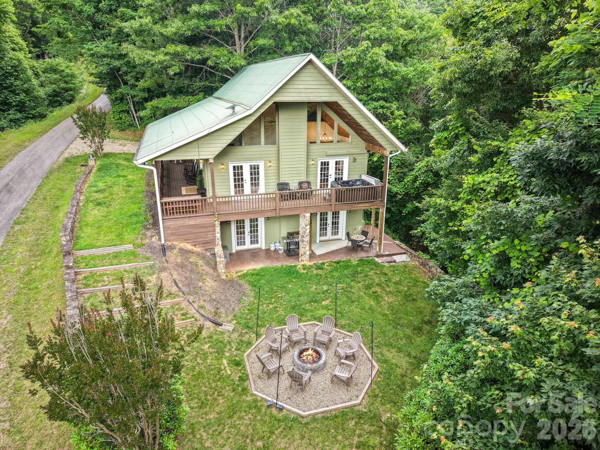 Single Family Residence at 576 Grizzly Ridge, Bryson City, photo 2 of 48
