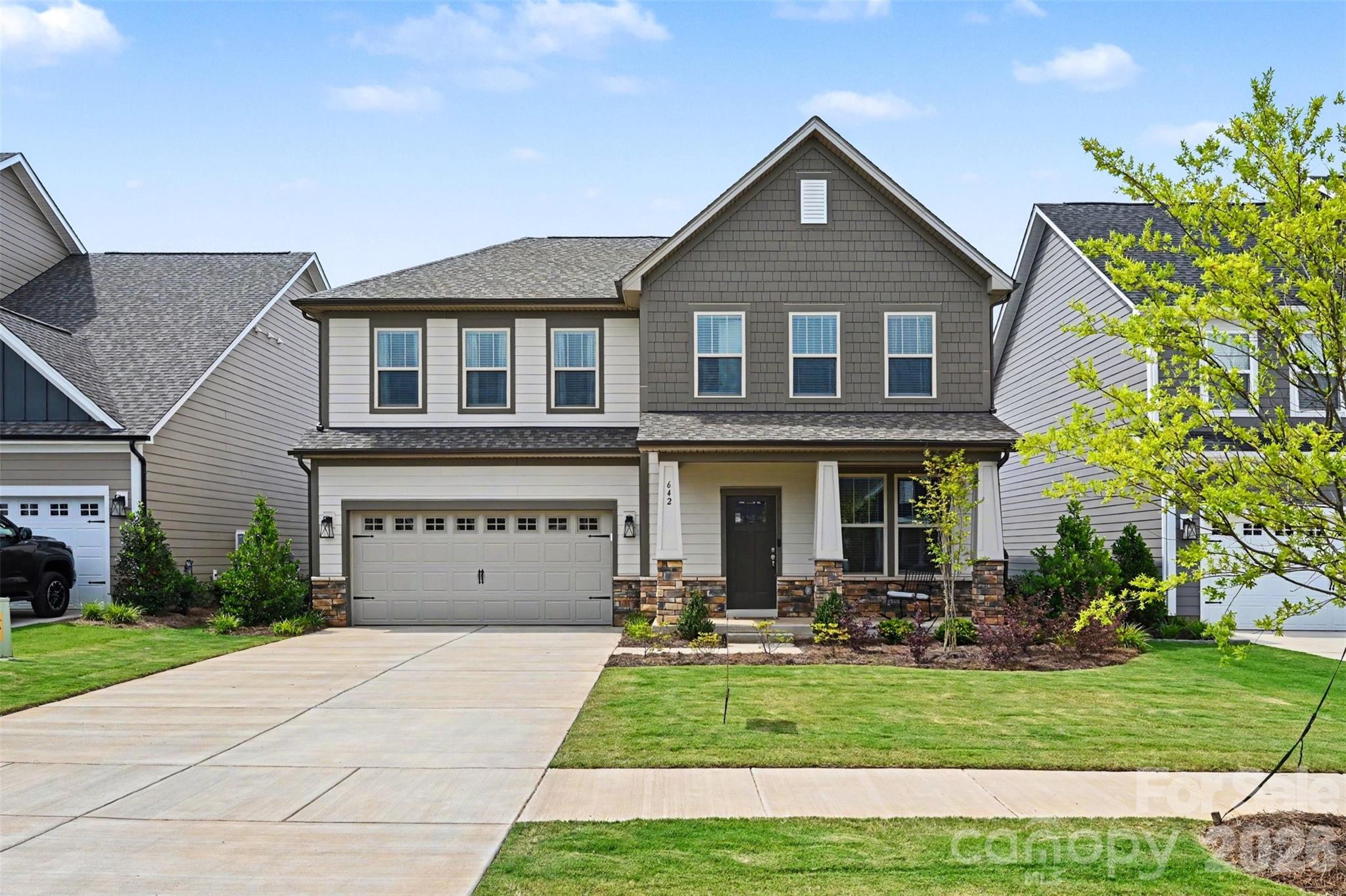 Single Family Residence at 642 Amberjack Place, York